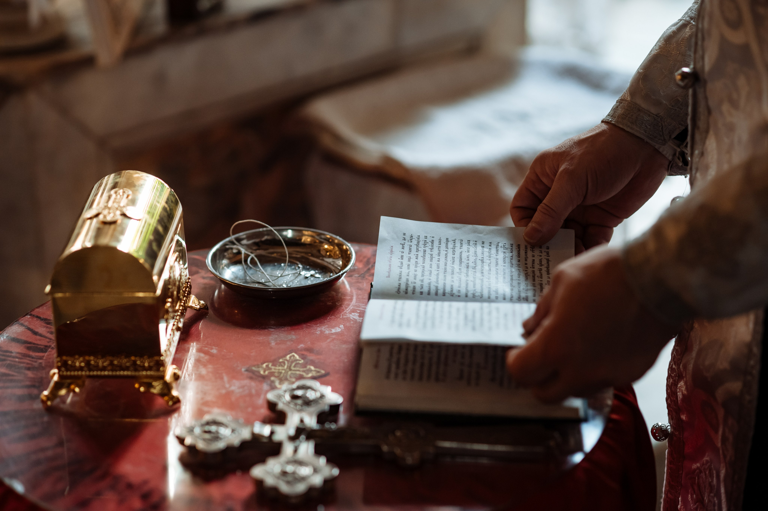 Фотосъёмка крещения. Анастасия Петрович фотограф, фотокорреспондент в Москве и Санкт-Петербурге. Фотосъёмка репортажа, мероприятия, корпоративная съёмка, контент