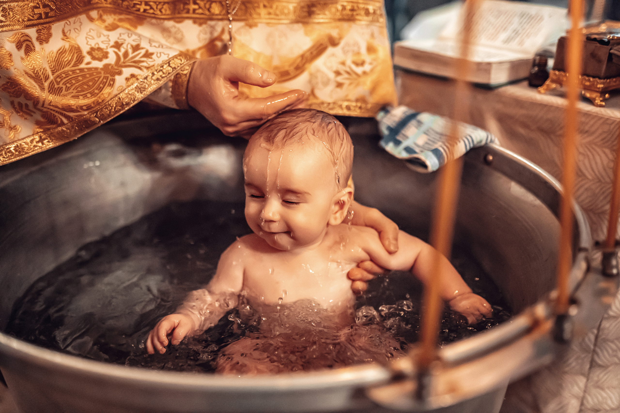 Фотограф на крещение Москва. Храм Николая в Сабурово. Фотограф \ Видеограф на Крещение, Венчание Москва| Семейные съемки