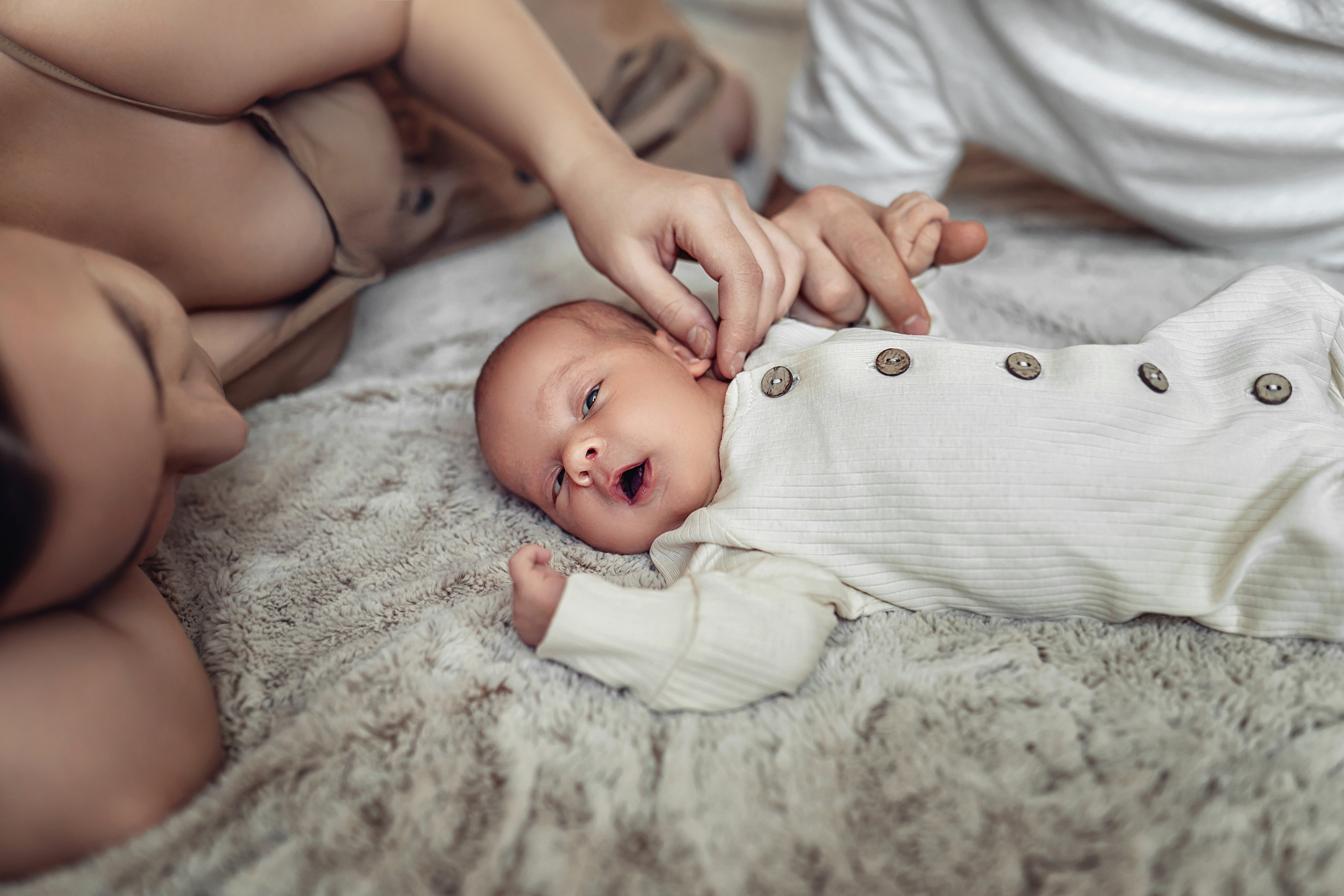 Домашняя съемка с новорожденным. Фотограф \ Видеограф на Крещение, Венчание Москва| Семейные съемки