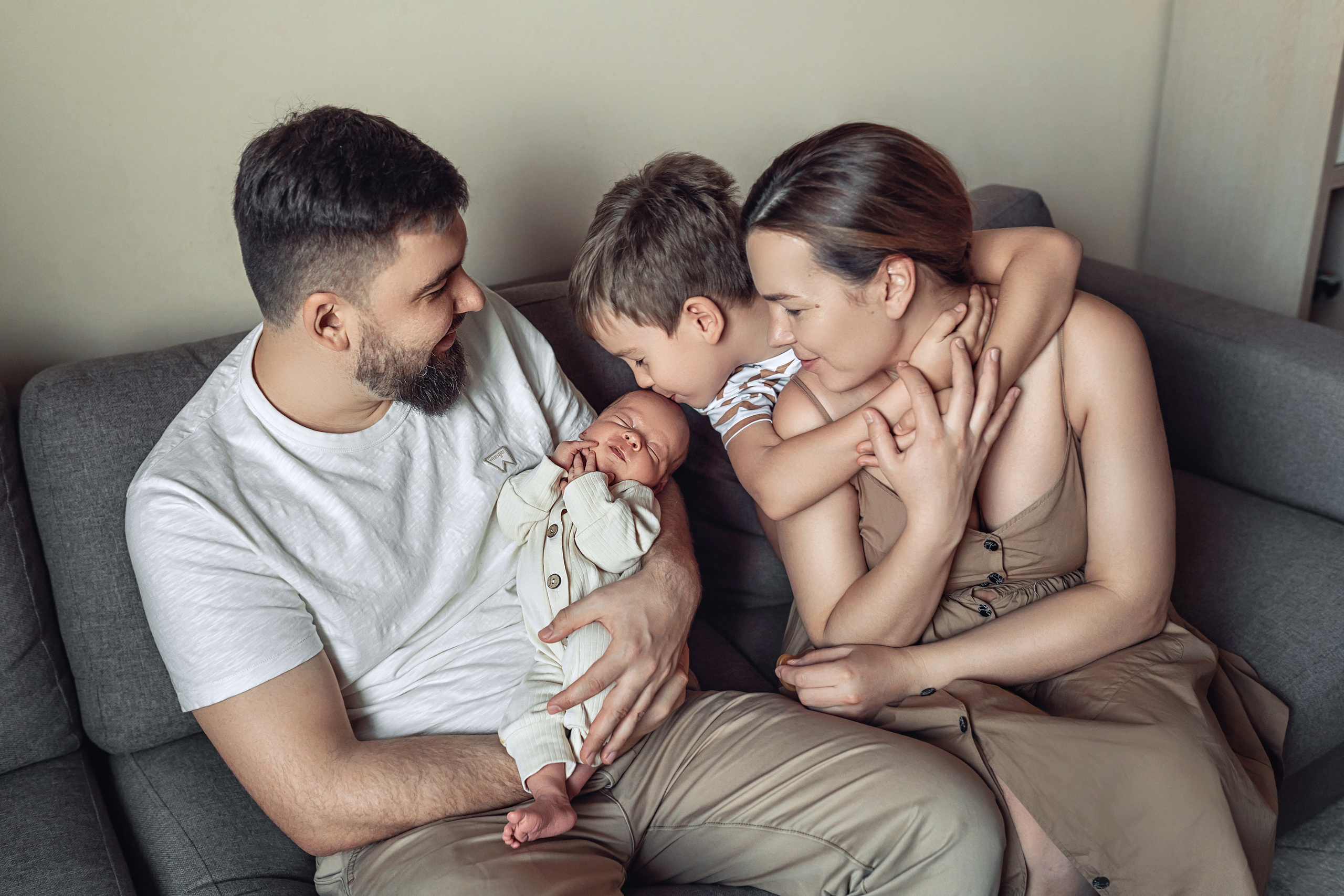 Домашняя съемка с новорожденным. Фотограф \ Видеограф на Крещение, Венчание Москва| Семейные съемки