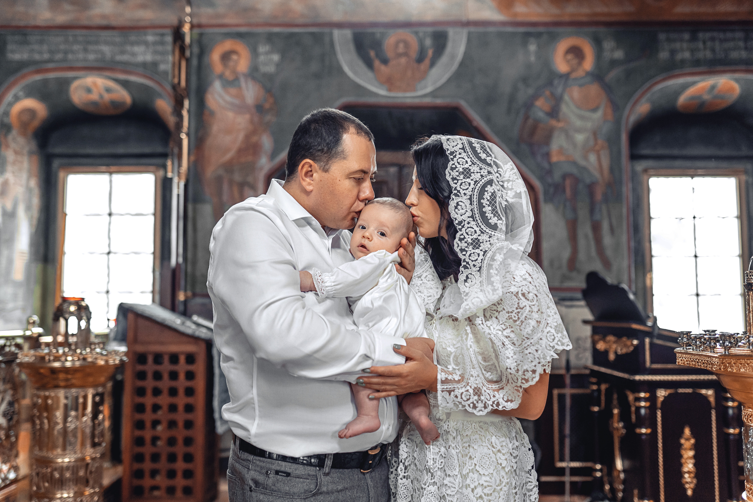 Фотограф на крещение Москва. Храм Успения в Успенском. Фотограф \ Видеограф на Крещение, Венчание Москва| Семейные съемки