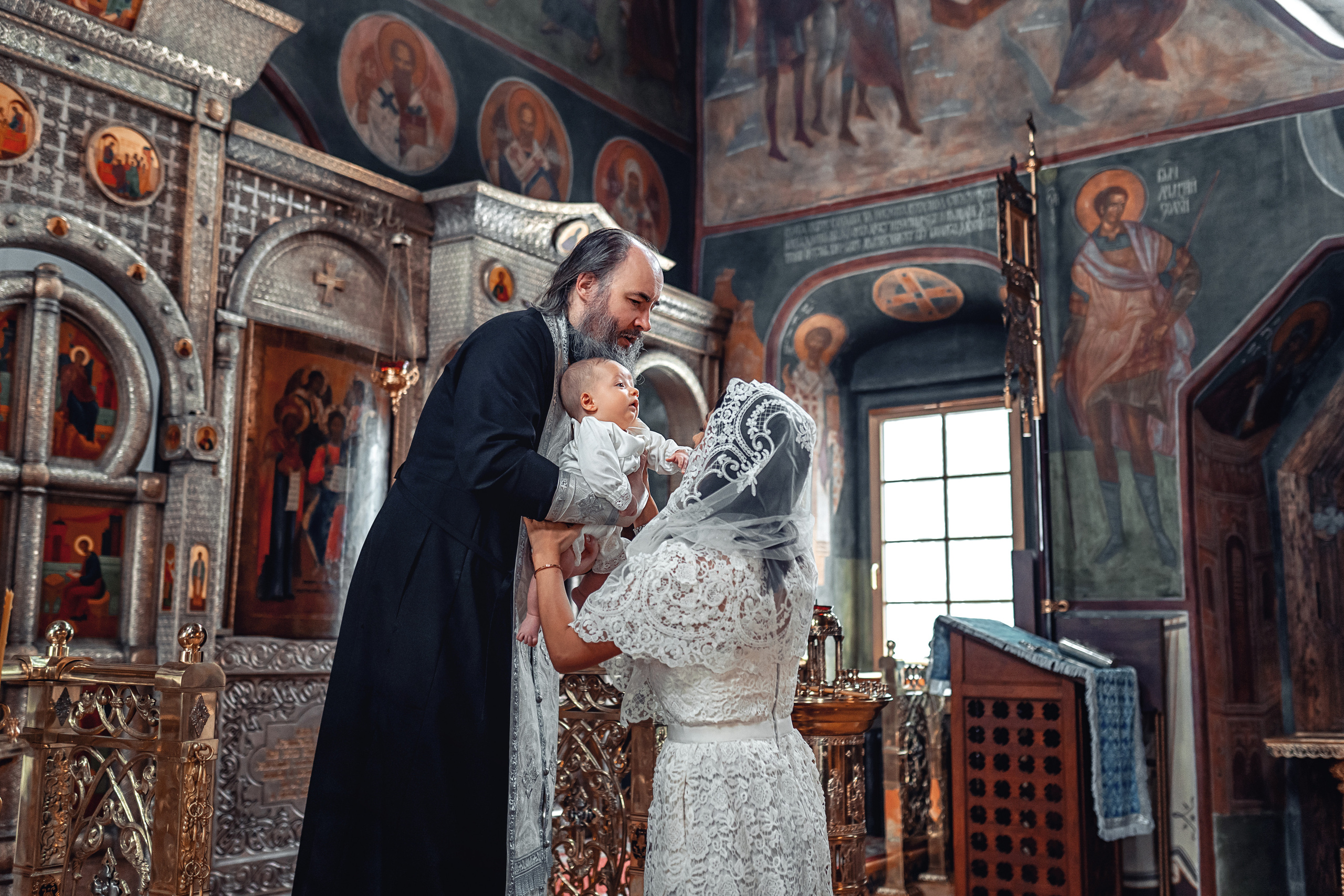 Фотограф на крещение Москва. Храм Успения в Успенском. Фотограф \ Видеограф на Крещение, Венчание Москва| Семейные съемки