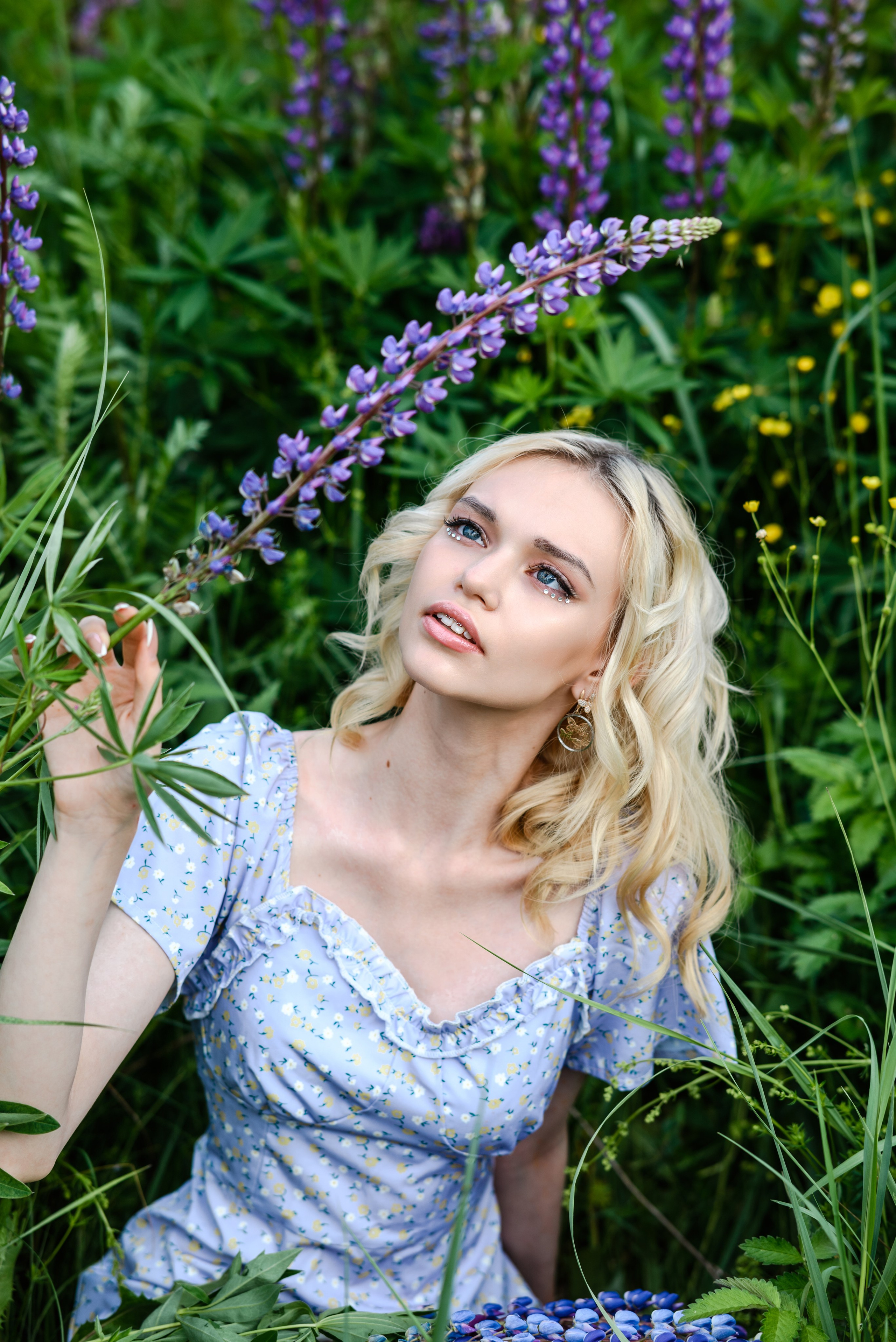 Владлена в люпинах. Свадебный и семейный фотограф в Дзержинске Екатерина Шулакова