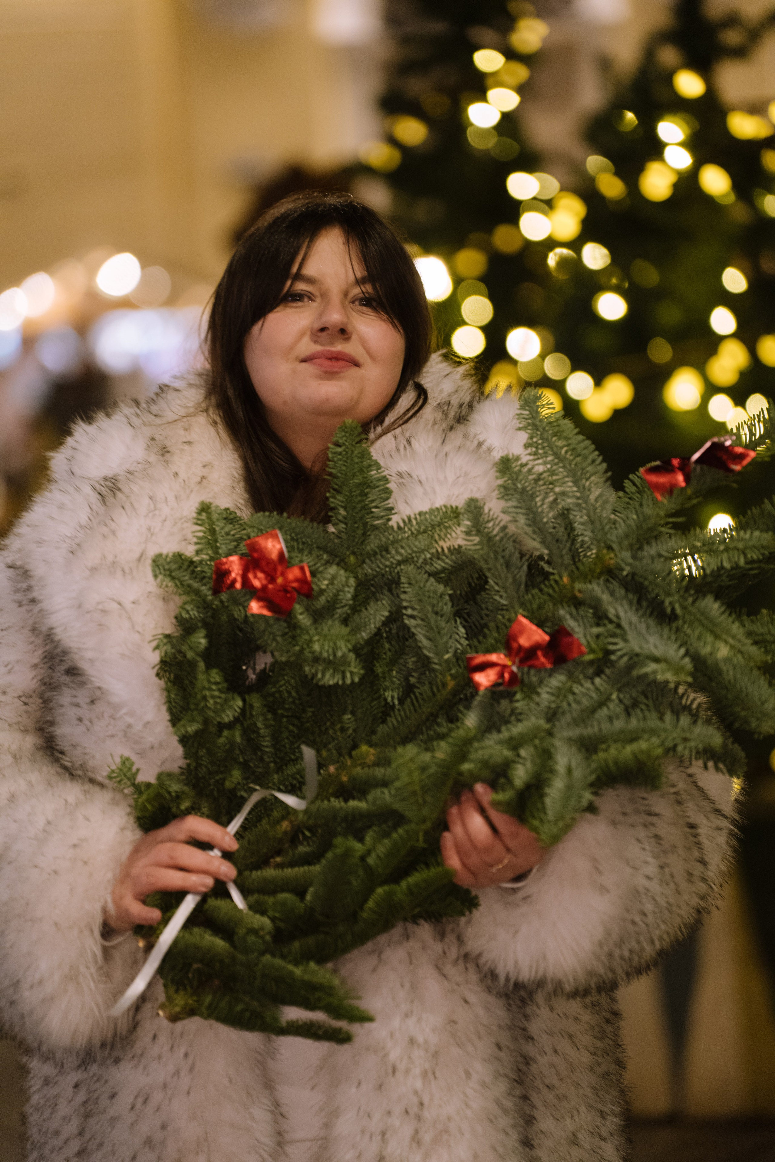 ПРОГУЛКА НА МАНЕЖНОЙ ПЛОЩАДИ ДЛЯ ДЕВУШКИ ПЕРЕД НОВЫМ ГОДОМ (НОВОГОДНЯЯ ФОТОСЕССИИЯ НА МАНЕЖНОЙ ПЛОЩАДИ). Профессиональный фотограф, Санкт-Петербург — Виктория Богомолова
