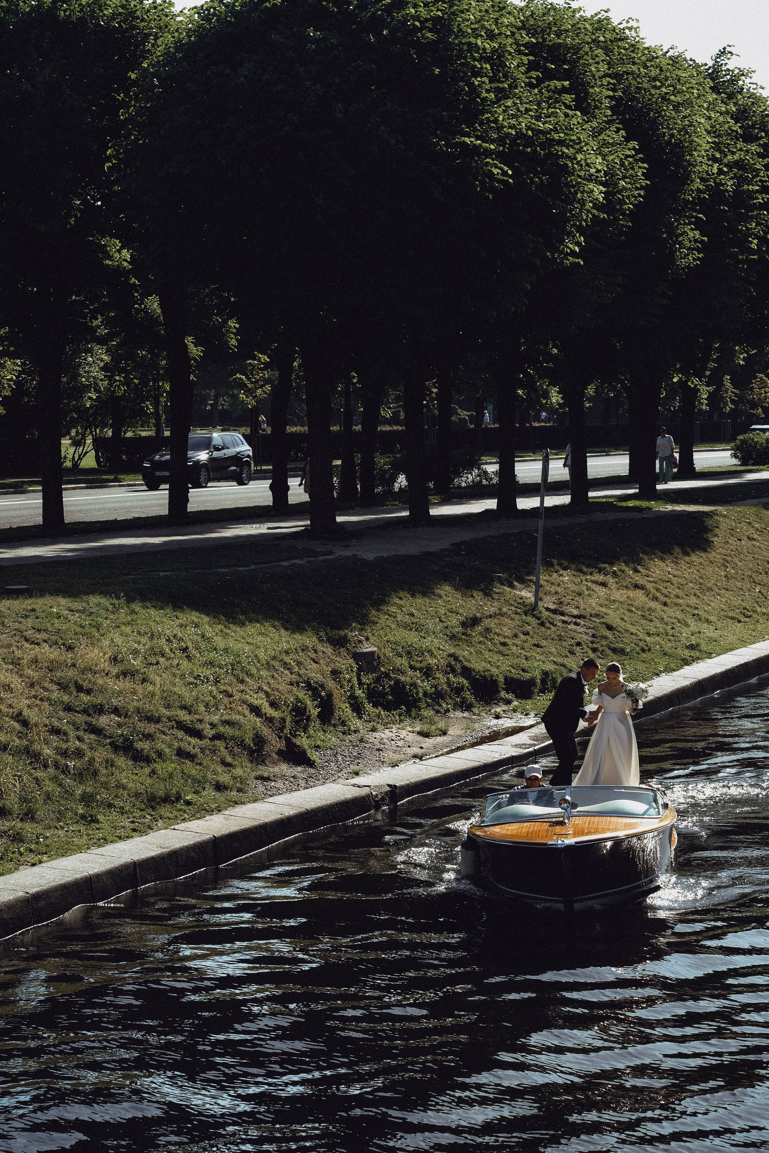СВАДЕБГНАЯ ПРОГУЛКА ПО КАНАЛ САНКТ-ПЕТЕРБУРГА НА КАТЕРЕ. Профессиональный фотограф, Санкт-Петербург — Виктория Богомолова