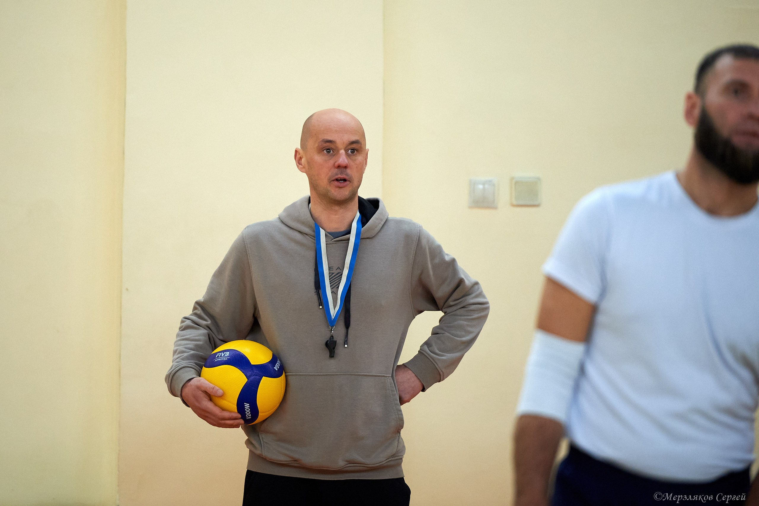 Новогодний турнир по волейболу. Ижевск. 15.12.2023. Спортивный репортажный фотограф в Ижевске Сергей Мерзляков