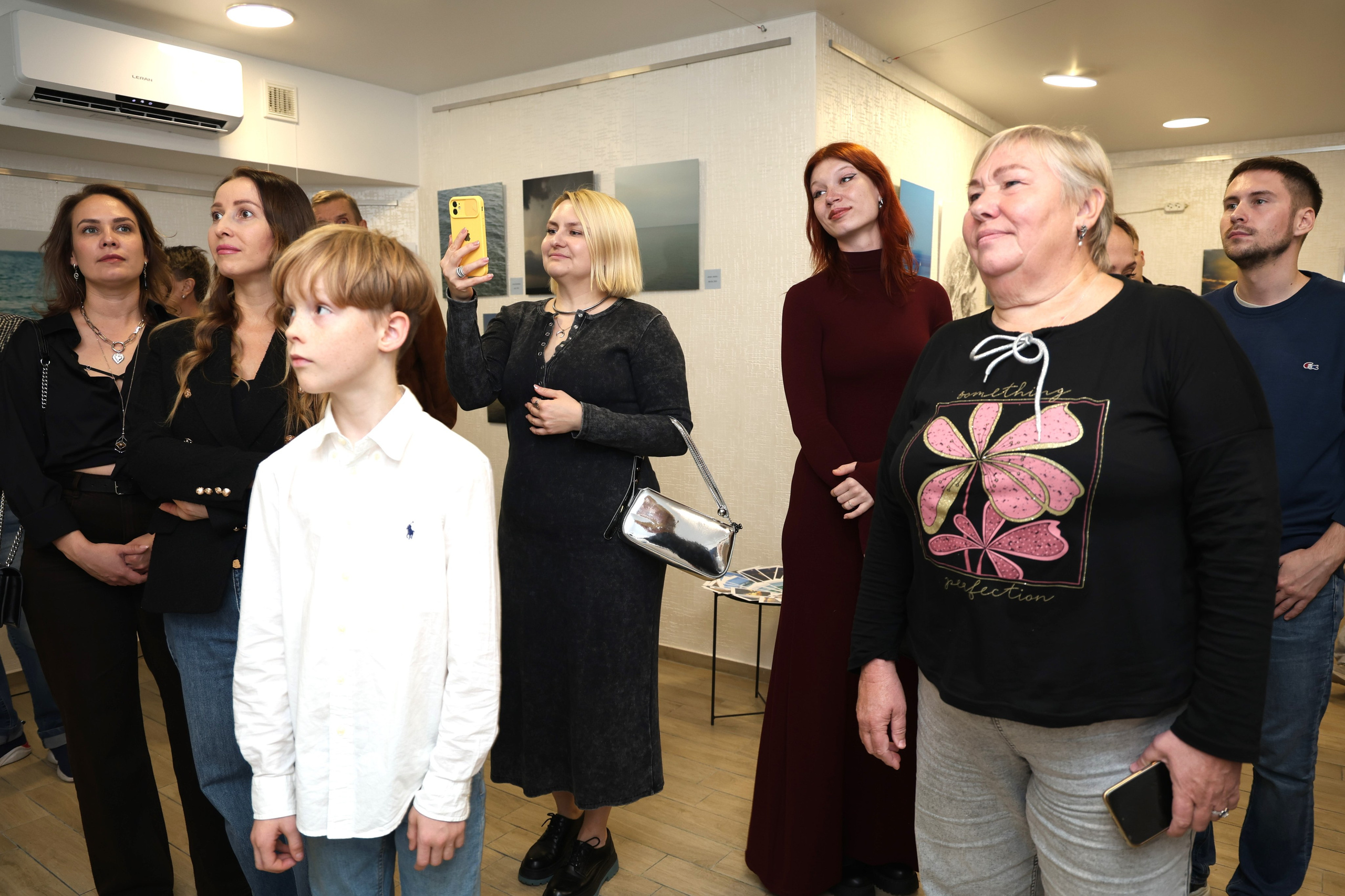 Открытие выставки в АРТ-пространстве Ники Сухаревой «Чёрное море». Фотограф в Геленджике Нина Небесная