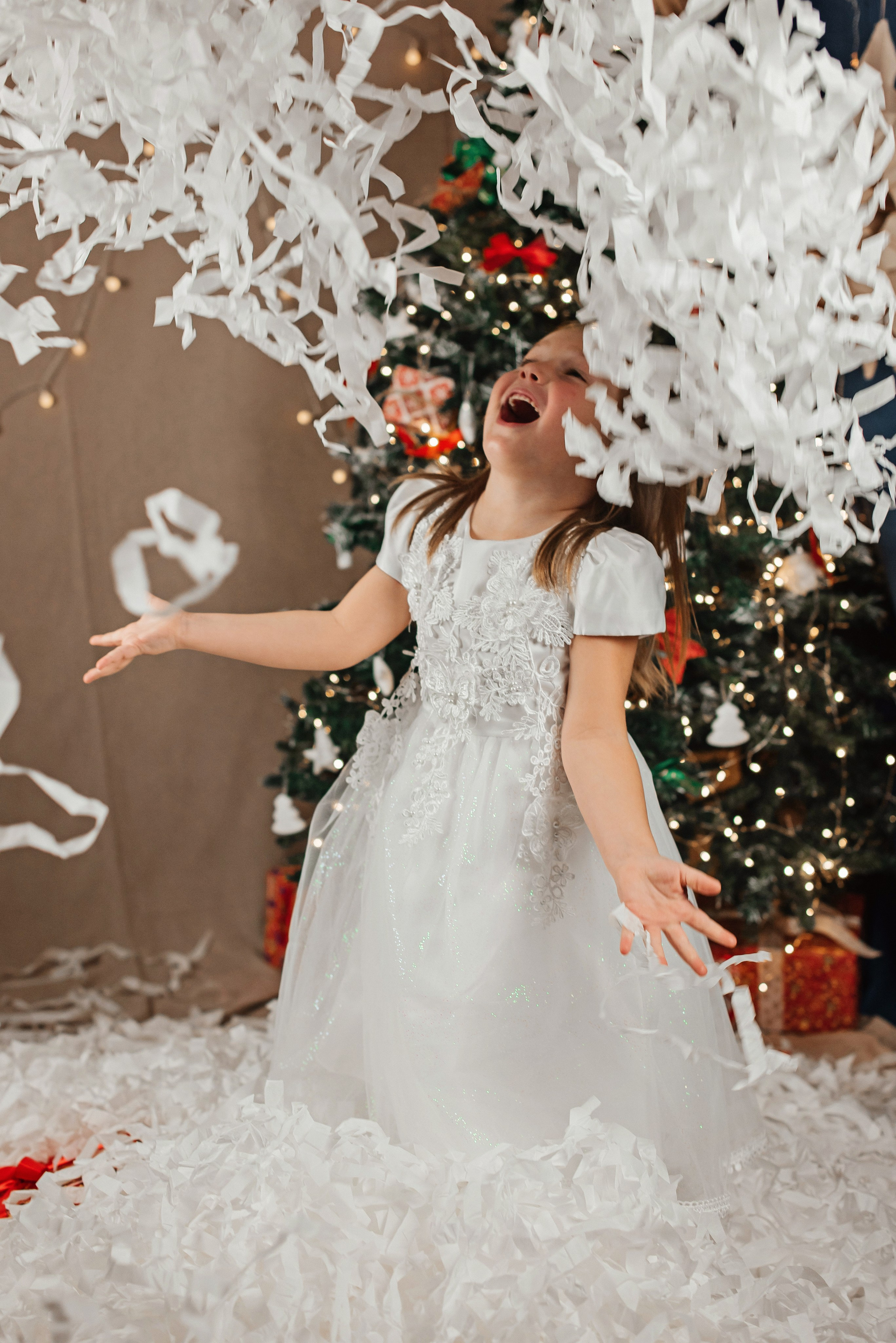 Бумажное шоу. Детский и семейный фотограф выпускной альбом Приморско-Ахтарск