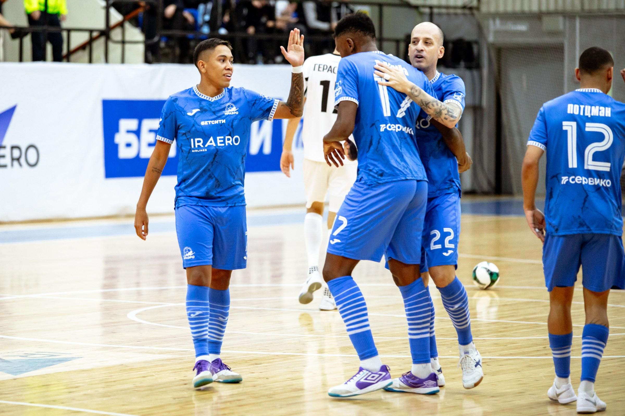 БЕТСИТИ Суперлига по футзалу | ИрАэро — Синара | 11.10.25. Фотограф в Иркутске Евгения Айвазова