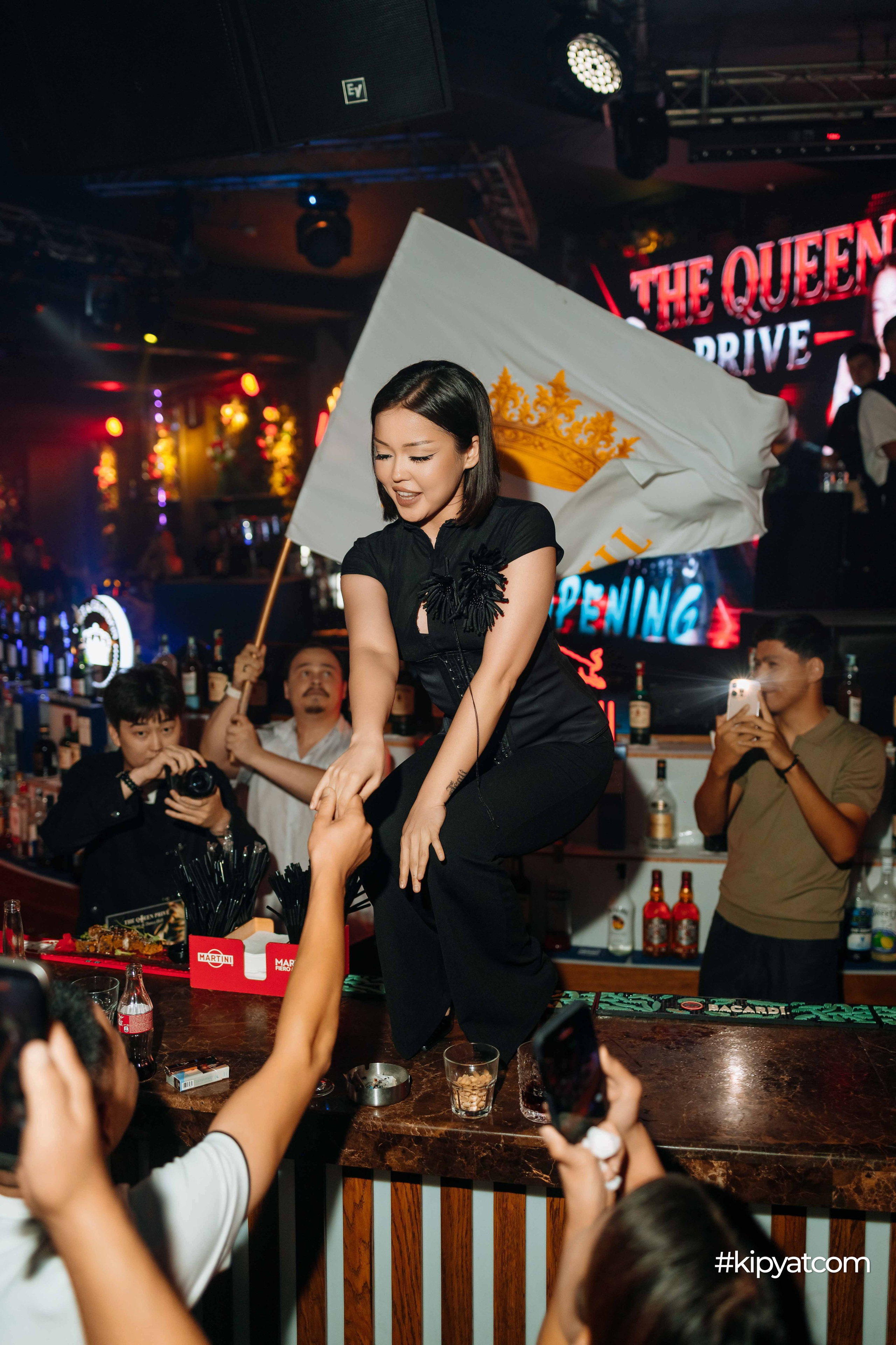 The Queen Prive. Кипятком Шымкент