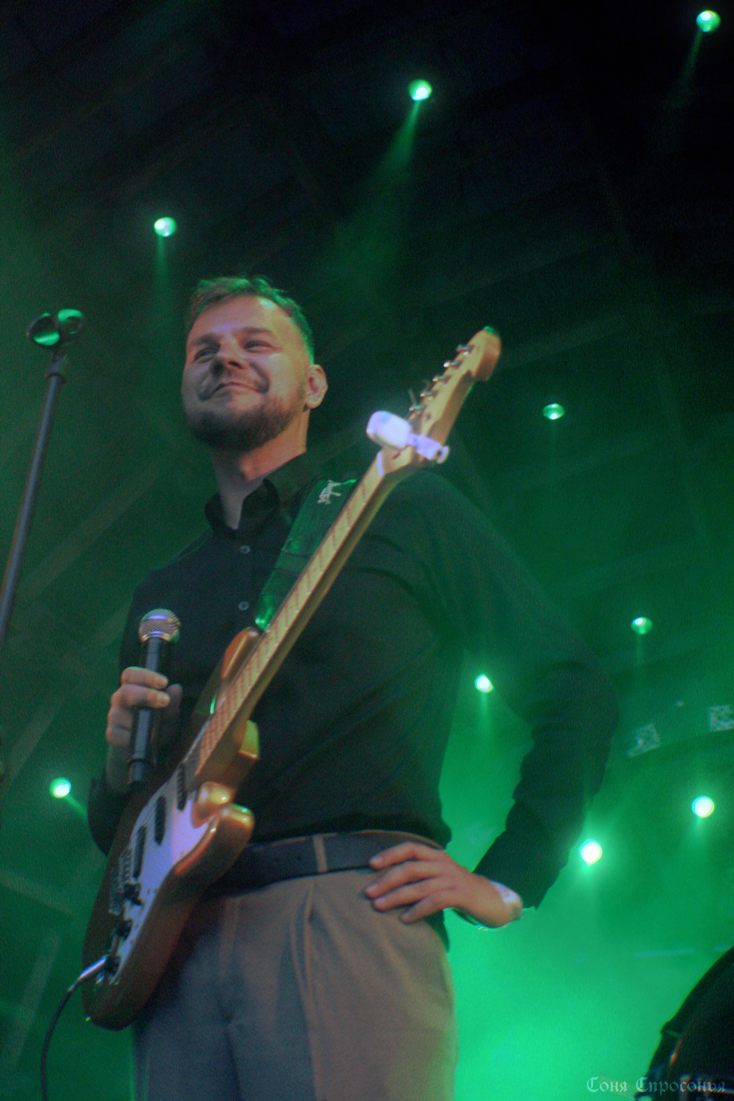 Синестетик 26.08.23. Концертный и портретный фотограф в Москве Соня Спросонья