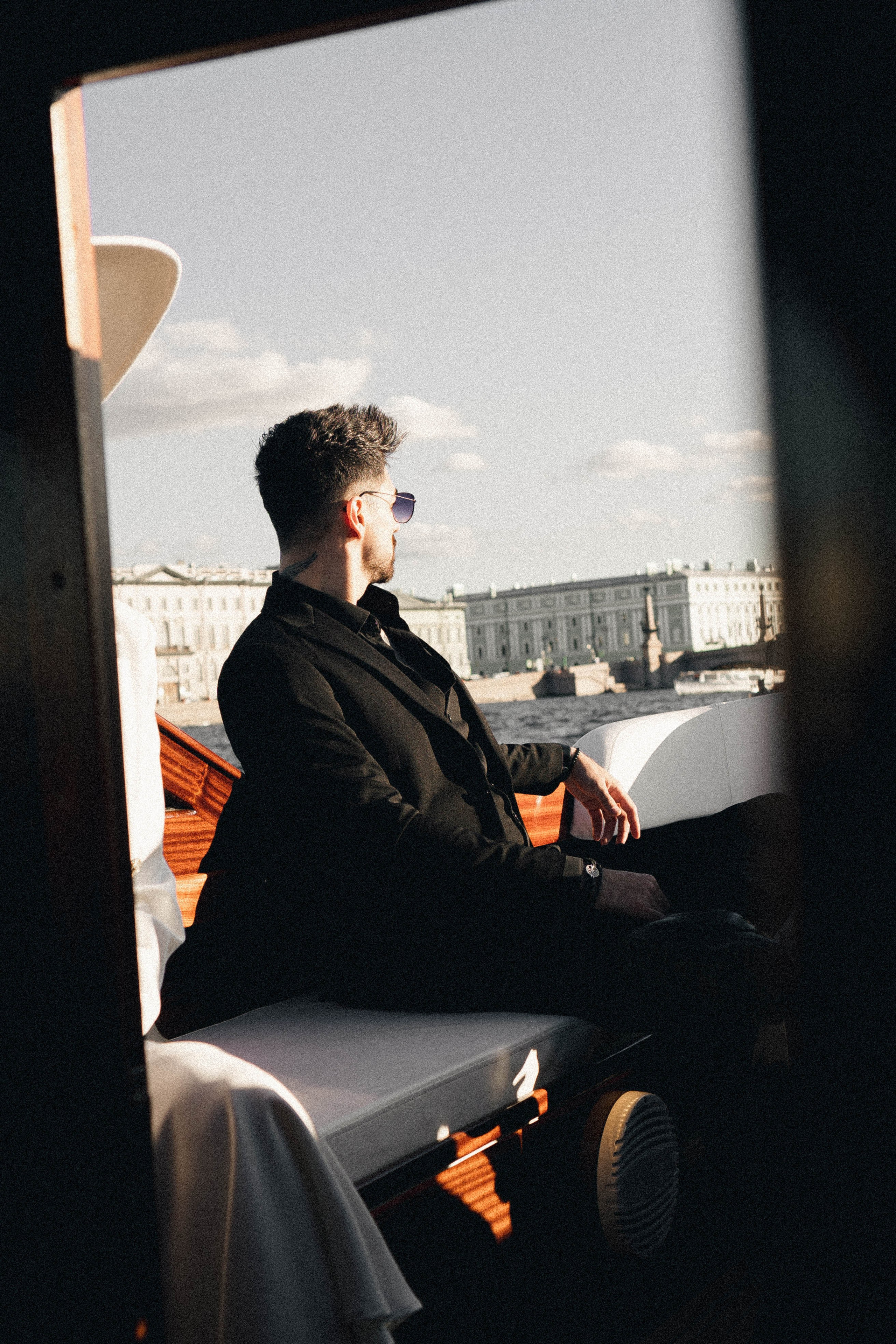 СВАДЕНБНАЯ СЬЕМКА НА КАТЕРЕ ПО КАНАЛАМ САНКТ-ПЕТЕРБУРГА И В АКВАТОРИИ НЕВЫ. Профессиональный фотограф, Санкт-Петербург — Виктория Богомолова