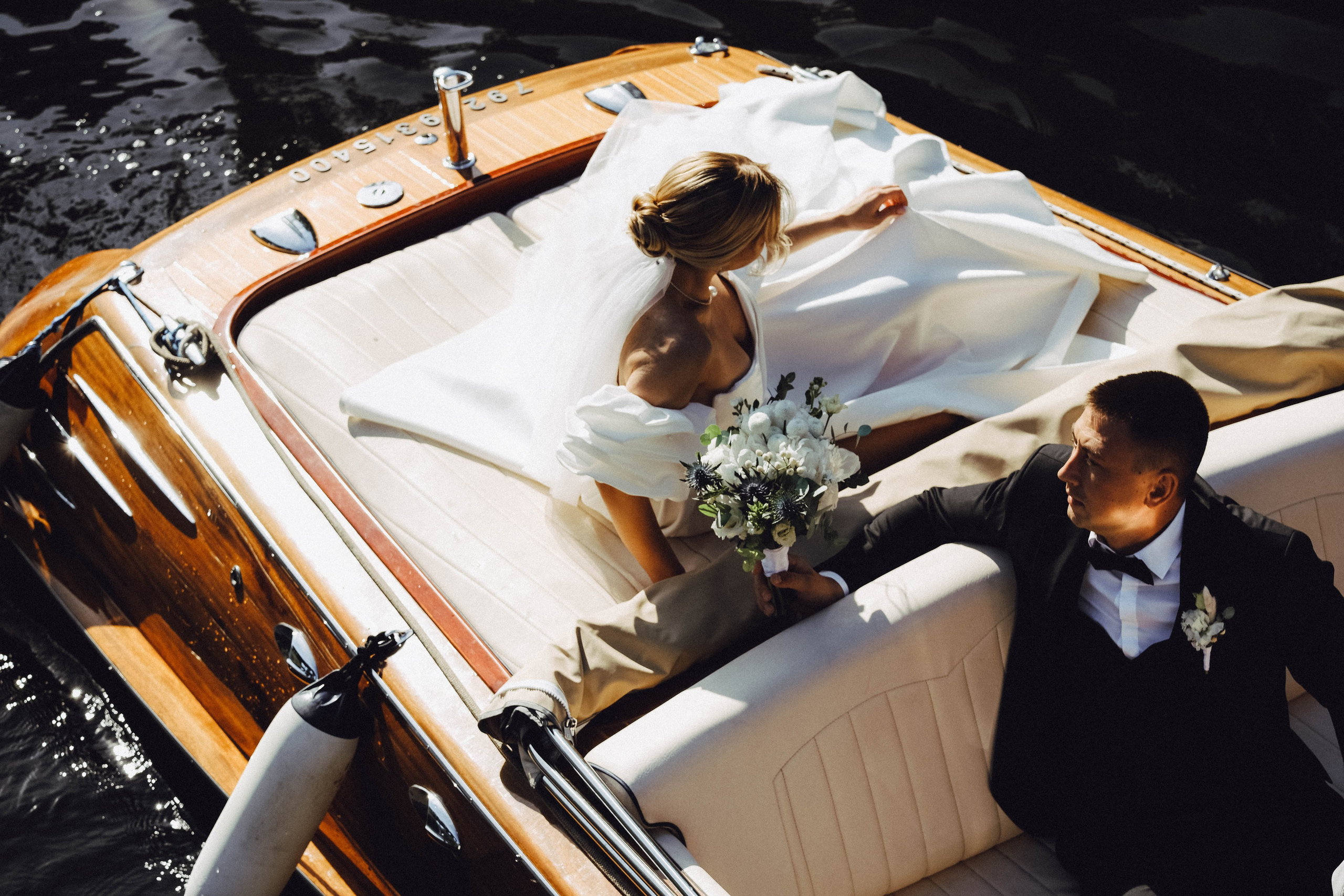 СВАДЕБГНАЯ ПРОГУЛКА ПО КАНАЛ САНКТ-ПЕТЕРБУРГА НА КАТЕРЕ. Профессиональный фотограф, Санкт-Петербург — Виктория Богомолова