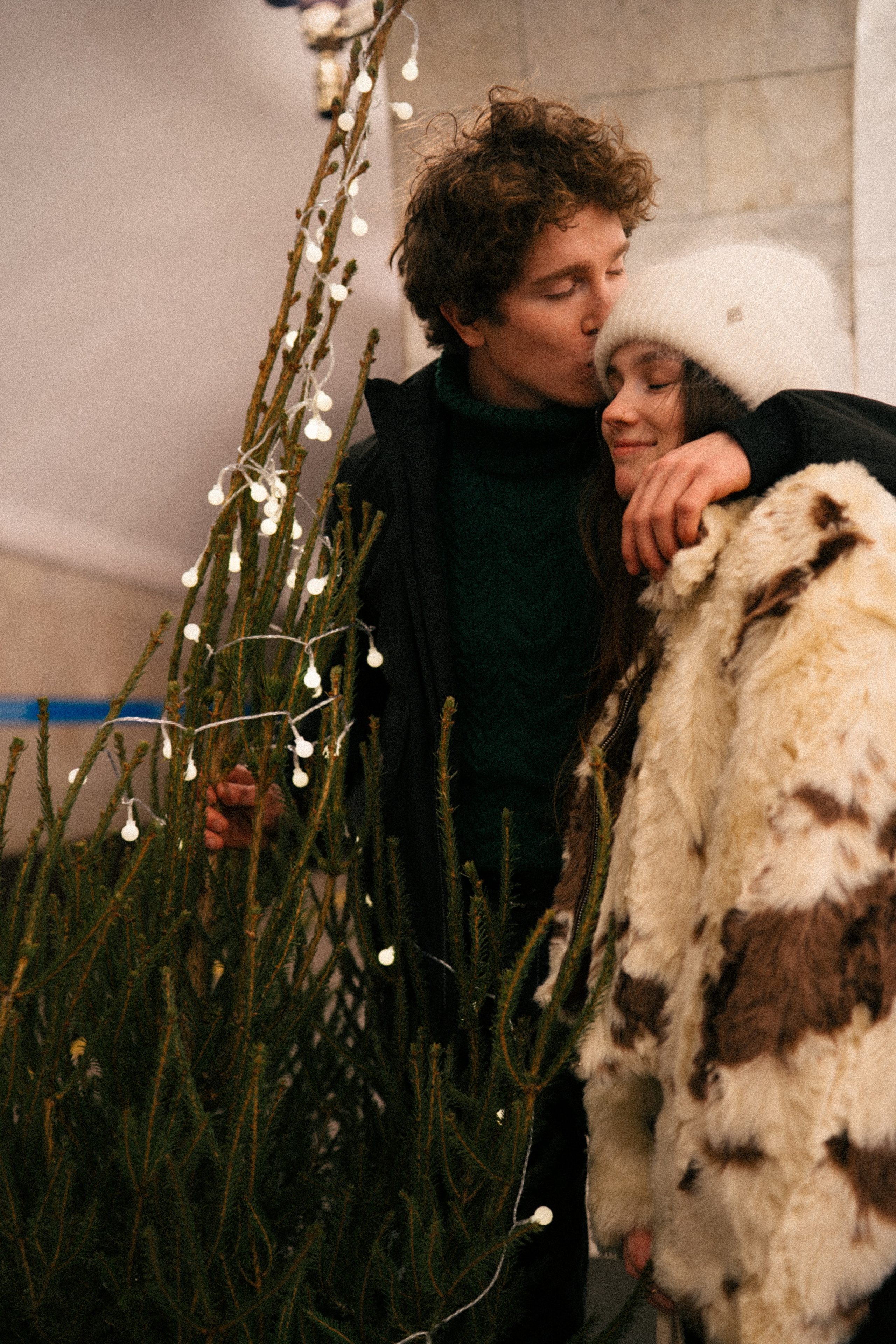 НОВОГОДНЯЯ ПРОГУЛКА ПАРЫ ПО ЧЕРНЫШЕВСКОЙ ПЕРЕД НОВЫМ ГОДОМ. Профессиональный фотограф, Санкт-Петербург — Виктория Богомолова