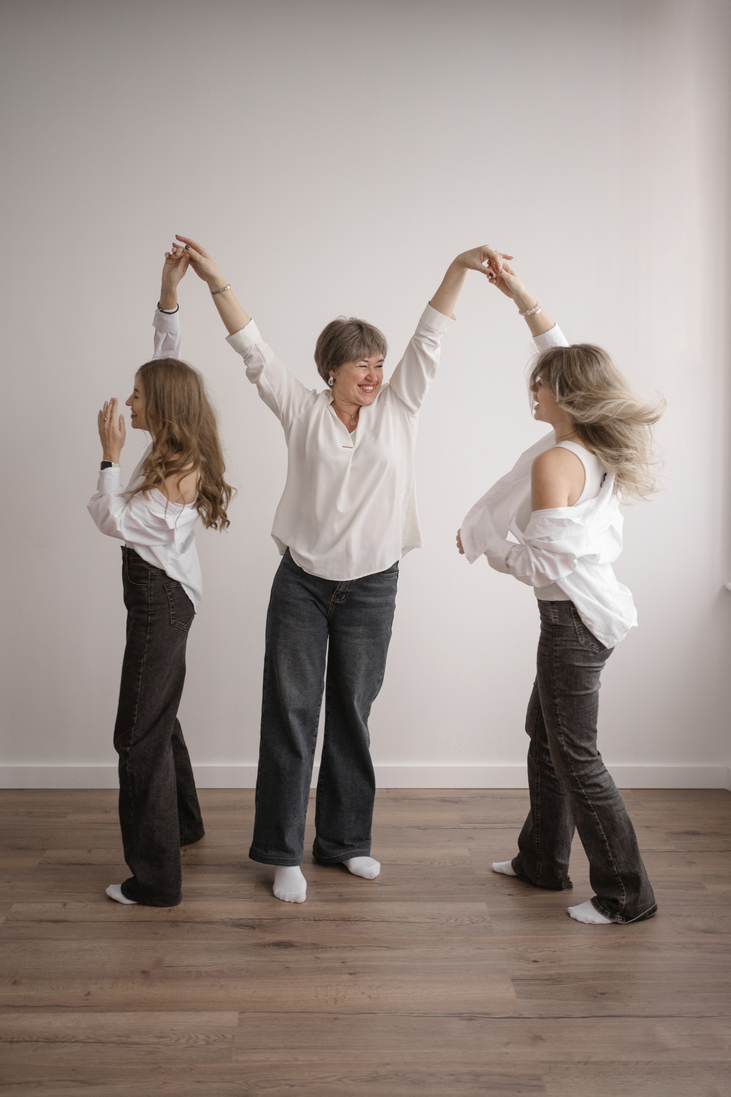 Мама с дочками. Семейный фотограф, фотосессия беременности в Новосибирске Кристина Киб