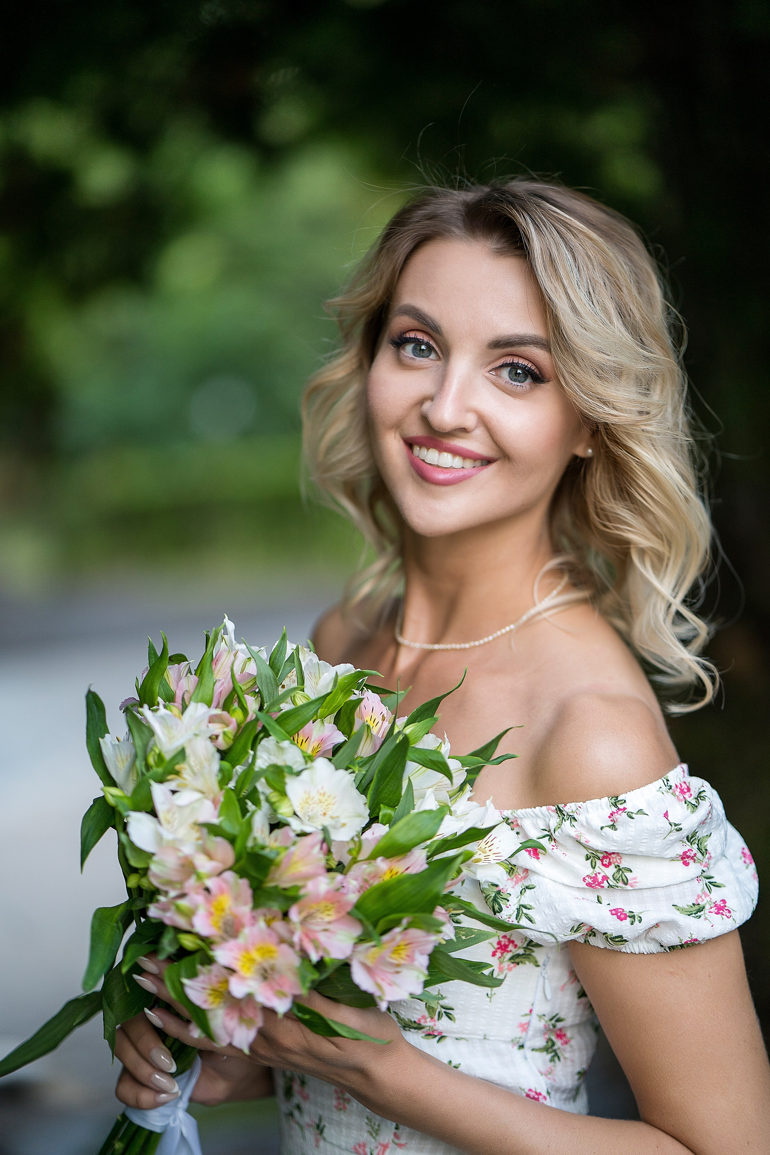 Александра. Главная