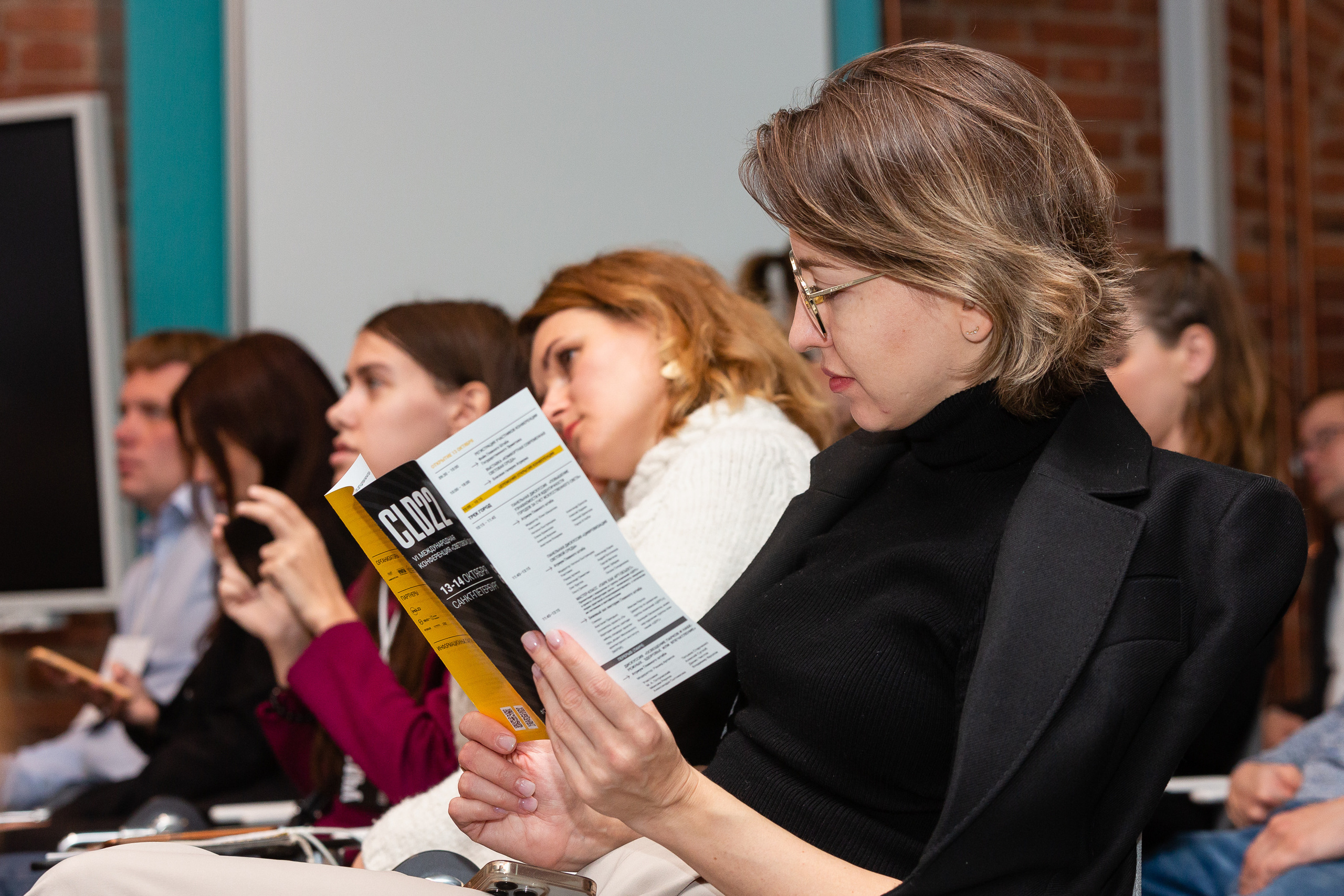 Профессиональный фотограф на форум, конференцию и другие мероприятия в Санкт-Петербурге. Репортажная фотосъёмка массовых мероприятий для компаний, частных лиц, выставочных и лекционных пространств, event-агентств.