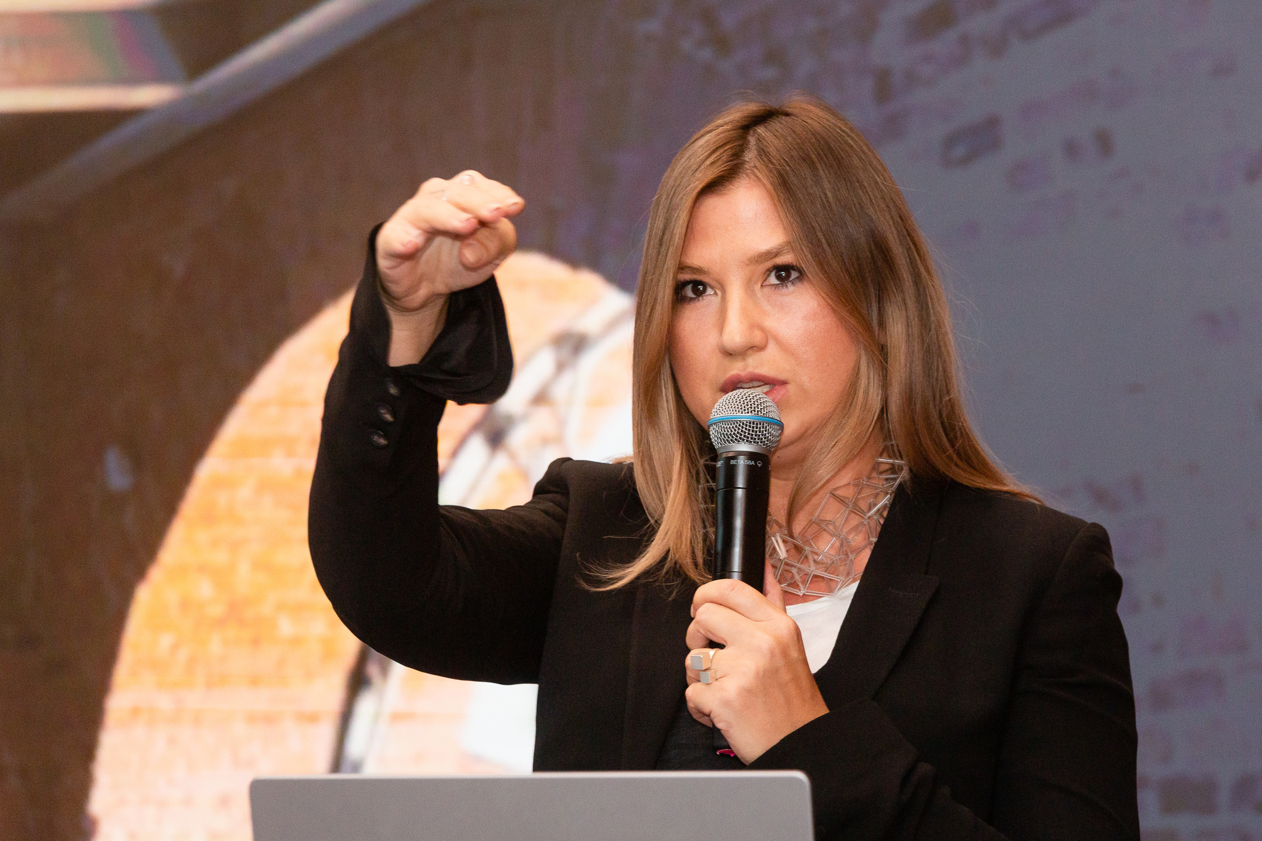 Профессиональный фотограф на форум, конференцию и другие мероприятия в Санкт-Петербурге. Репортажная фотосъёмка массовых мероприятий для компаний, частных лиц, выставочных и лекционных пространств, event-агентств.