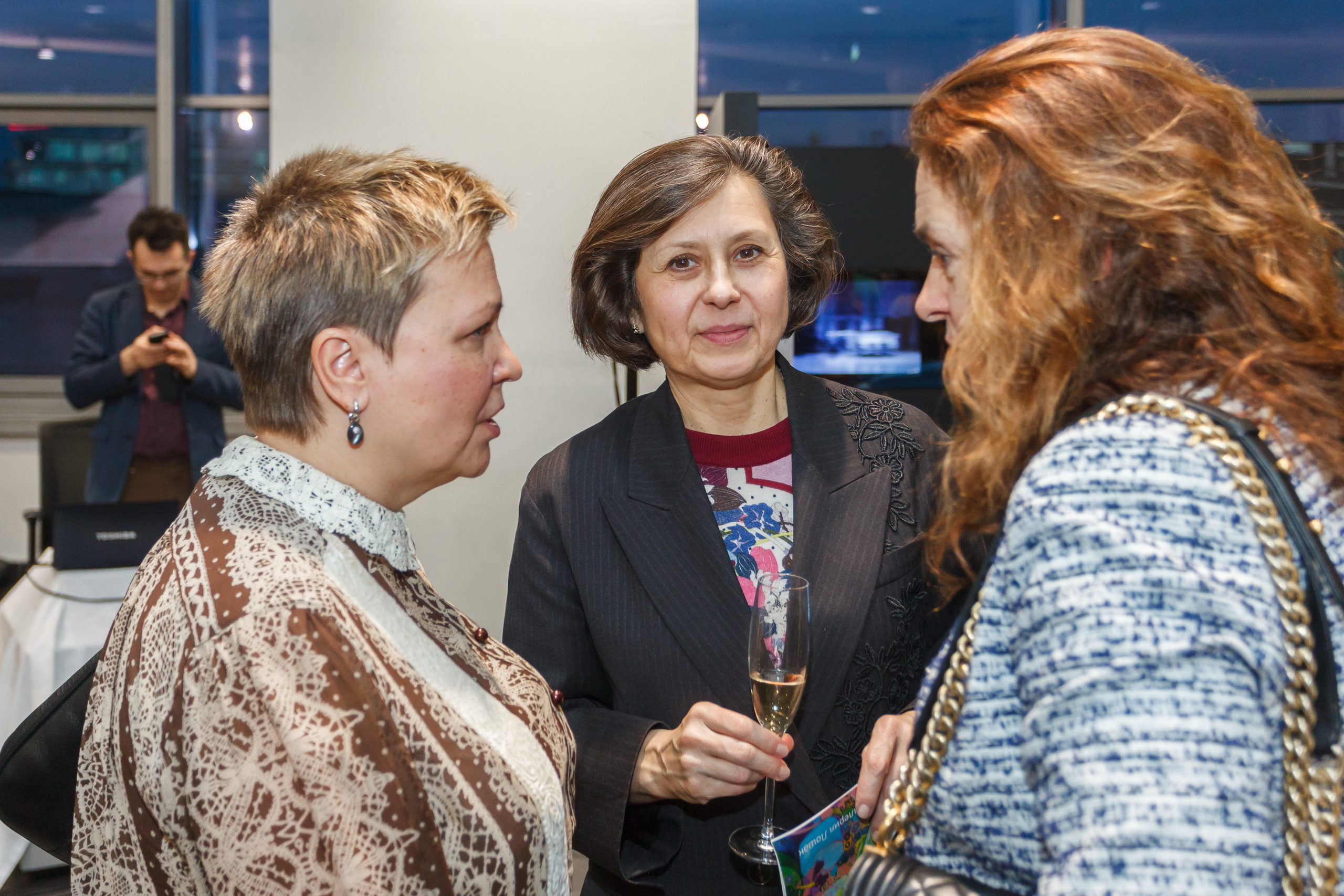 Репортажный фотограф на выставки, презентации и промоакции