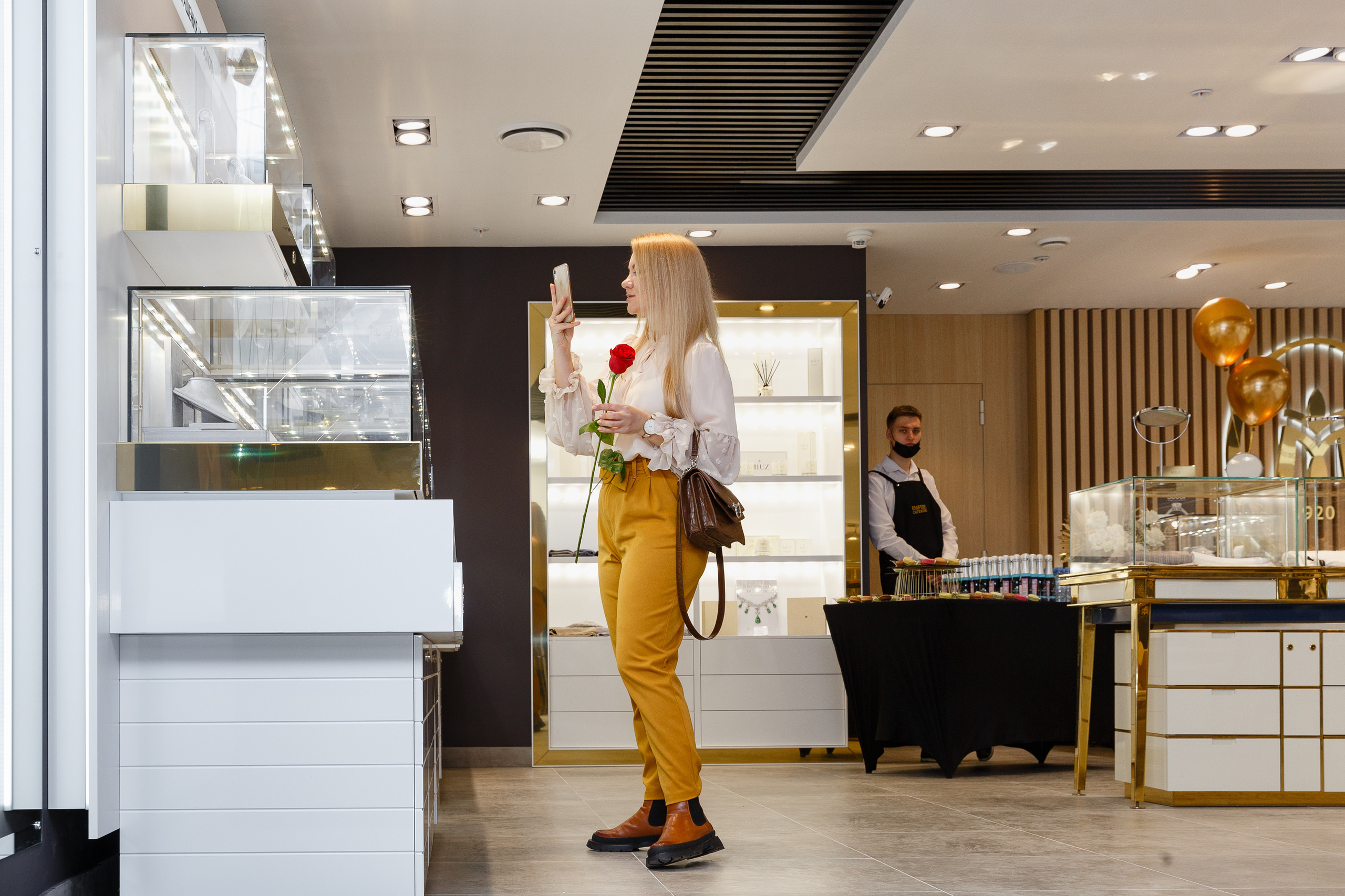 Профессиональный репортажный фотограф на выставки, презентации и другие светские мероприятия, в Санкт-Петербурге. Репортажный фотограф в Санкт-Петербурге. Профессиональная фотосъёмка мероприятий. Фотограф на презентацию и промоакцию. Фотограф на мастер-класс. Корпоративный фотограф. Профессиональный фотограф на выставку. Репортажная съёмка, качественно. Светский репортаж. Индустрия красоты.