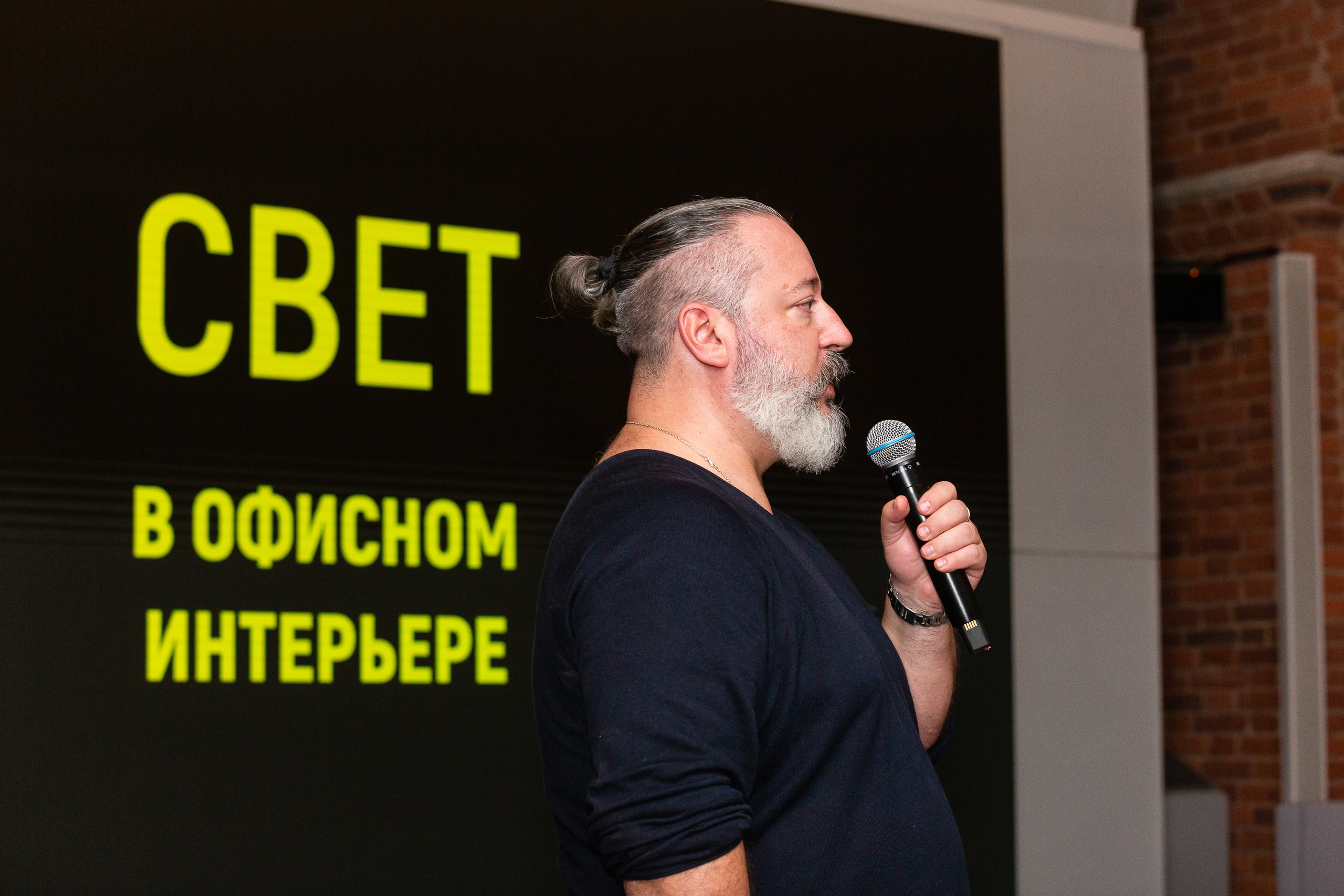 Профессиональный репортажный фотограф на форум, конференцию и другие мероприятия в Санкт-Петербурге. Репортажная фотосъёмка массовых мероприятий для компаний, частных лиц, выставочных и лекционных пространств, event-агентств.