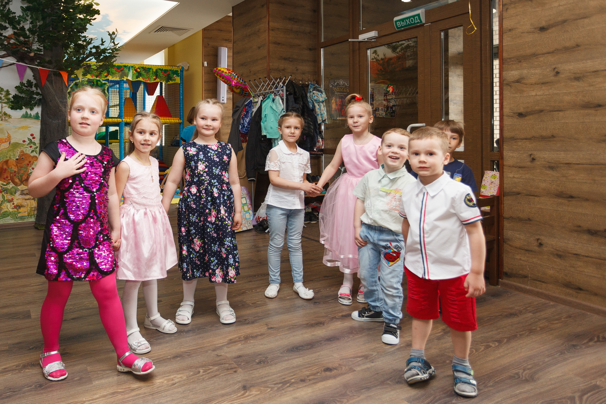 Профессиональный фотограф на праздник, вечеринку, корпоратив. Репортажная фотосъёмка частных мероприятий, детских праздников, вечеринок и мастерклассов в Санкт-Петербурге.