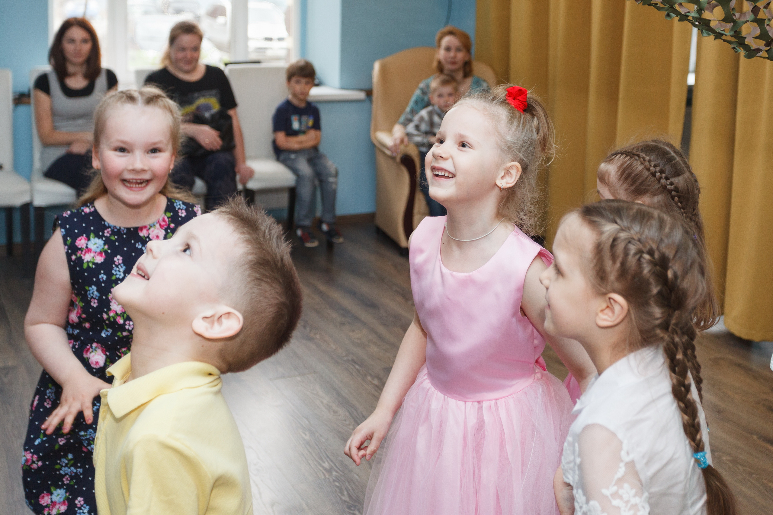 Профессиональный фотограф на праздник, вечеринку, корпоратив. Репортажная фотосъёмка частных мероприятий, детских праздников, вечеринок и мастерклассов в Санкт-Петербурге.