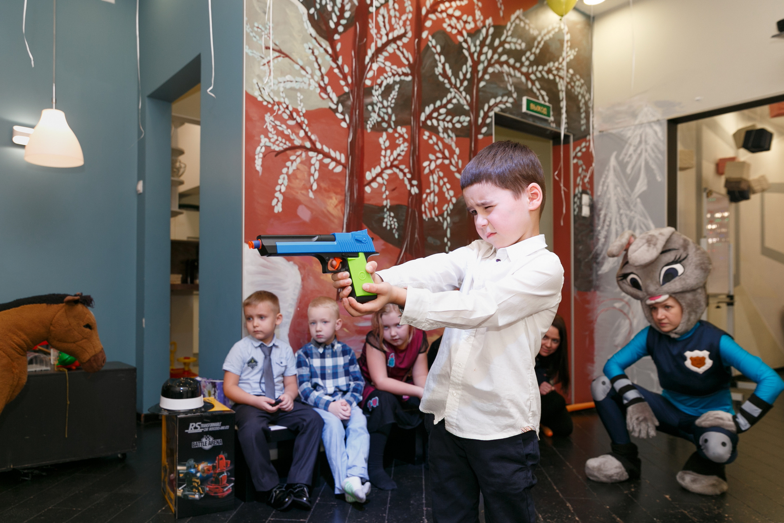 Профессиональный фотограф на праздник, вечеринку, корпоратив. Репортажная фотосъёмка частных мероприятий, детских праздников, вечеринок и мастерклассов в Санкт-Петербурге.