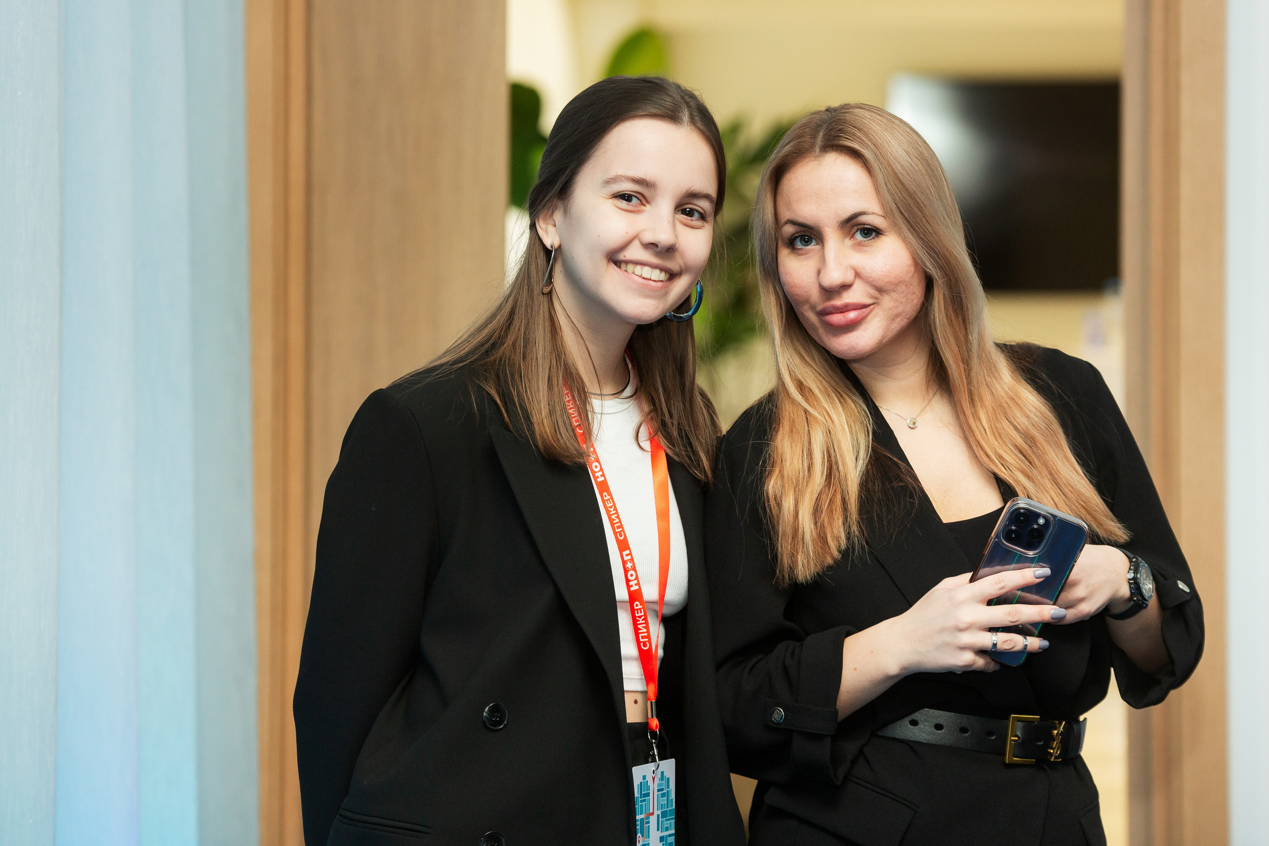 Профессиональный фотограф на форум, конференцию и другие мероприятия в Санкт-Петербурге. Репортажная фотосъёмка массовых мероприятий для компаний, частных лиц, выставочных и лекционных пространств, event-агентств.