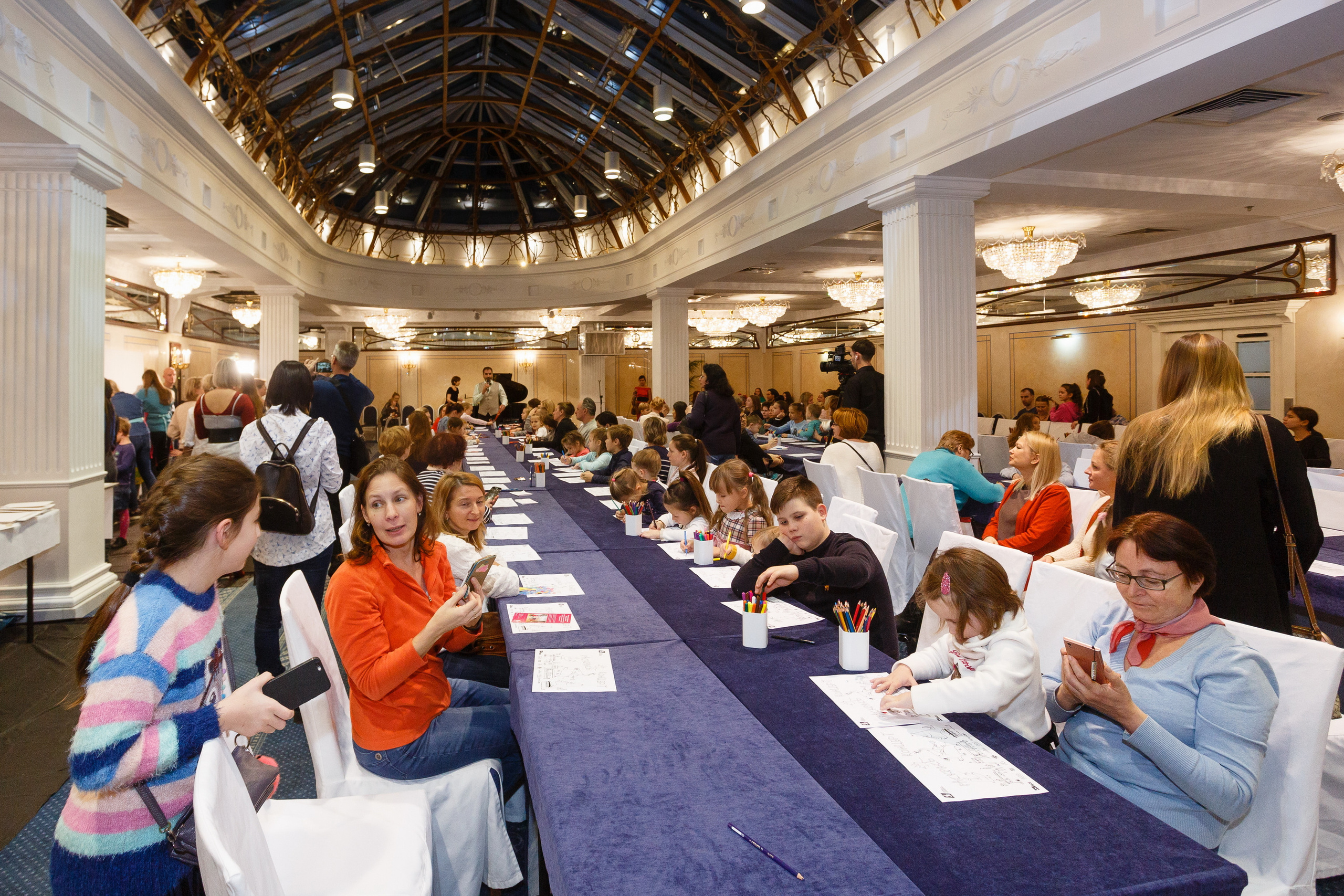 Профессиональный фотограф на праздник, вечеринку, корпоратив. Репортажная фотосъёмка частных мероприятий, детских праздников, вечеринок и мастерклассов в Санкт-Петербурге.