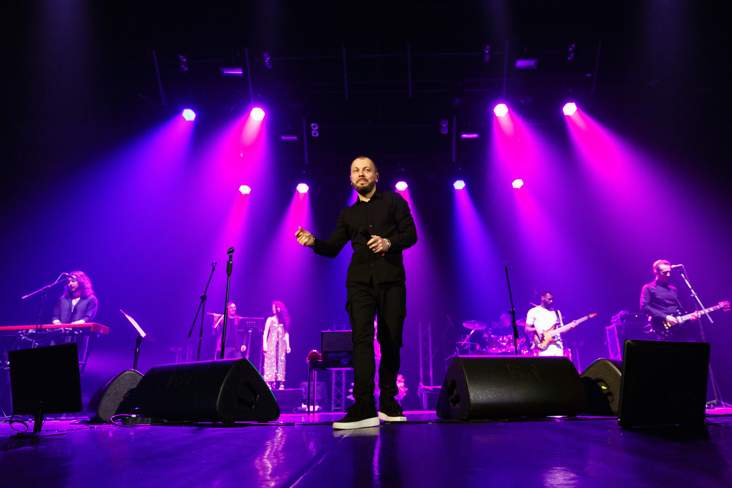 Профессиональный репортажный фотограф в Санкт-Петербурге и области. Концертная фотосъёмка на заказ. Репортажная концертная фотосъёмка в СПб. Фотограф Сергей Пушкин. Услуги фотографа. Фотограф на мероприятие. 