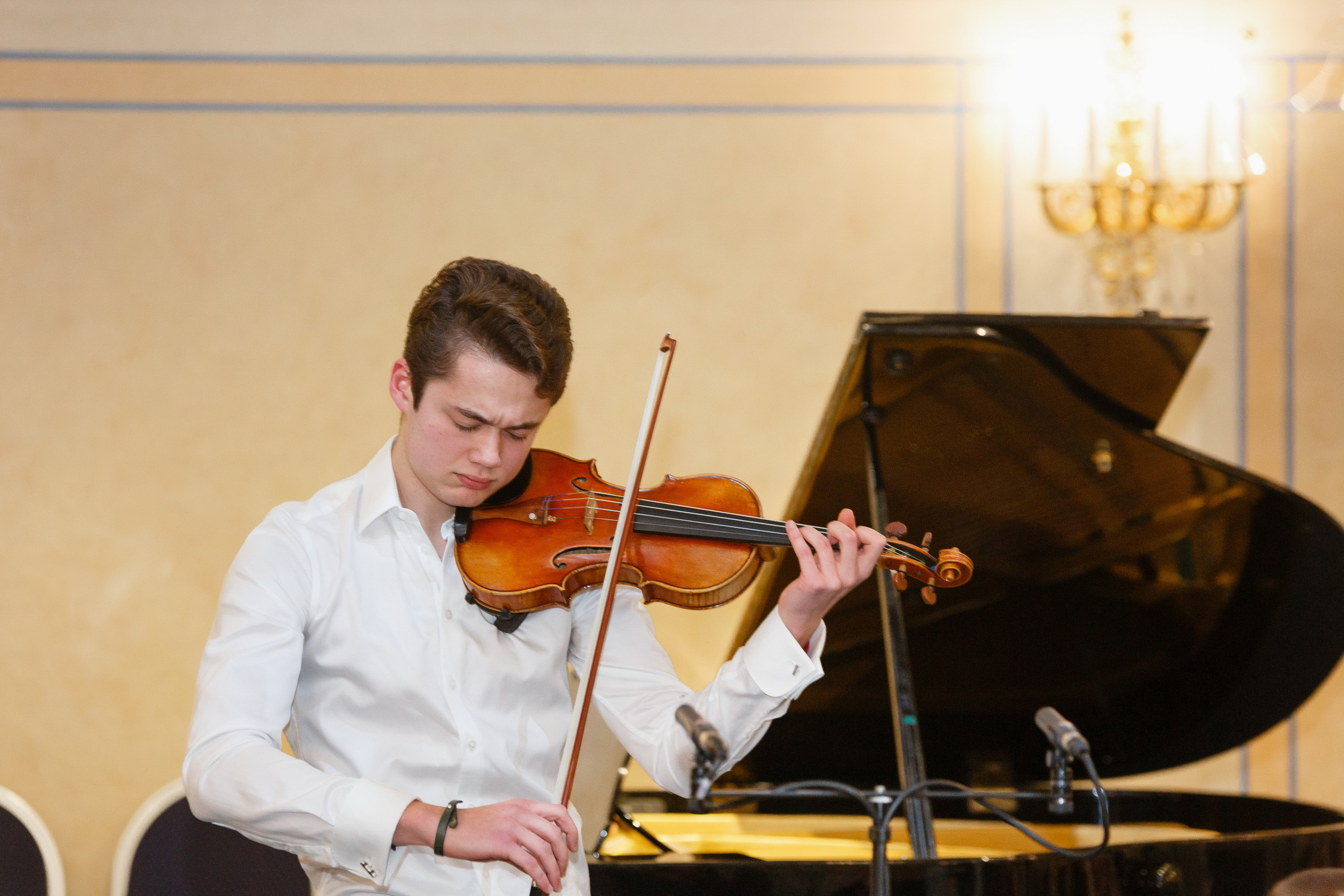 Профессиональный репортажный фотограф на концерты, фестивали и праздничные мероприятия в Санкт-Петербурге и области.