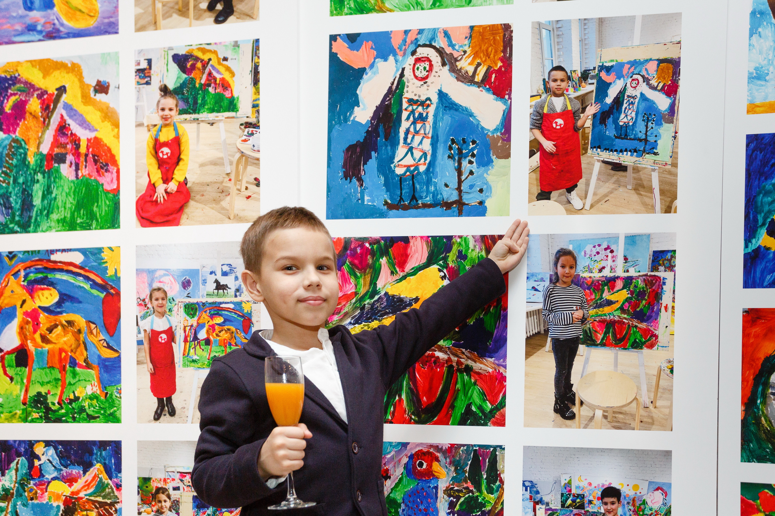 Профессиональный репортажный фотограф на выставки, презентации и другие светские мероприятия, в Санкт-Петербурге.