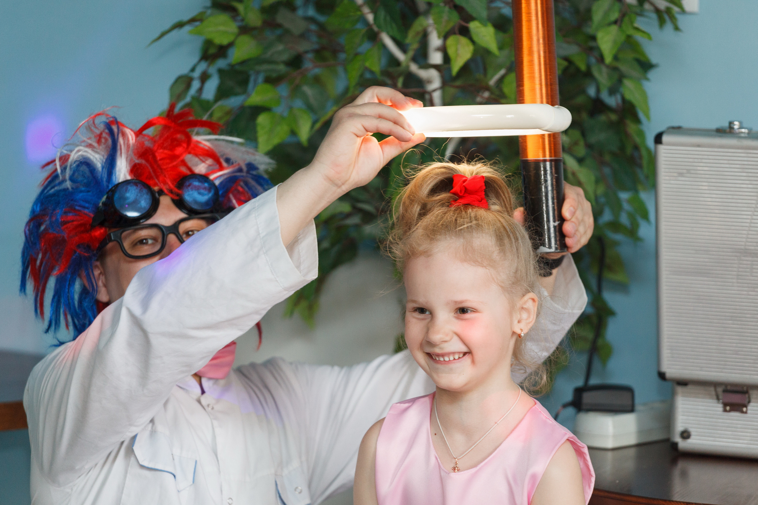 Профессиональный фотограф на праздник, вечеринку, корпоратив. Репортажная фотосъёмка частных мероприятий, детских праздников, вечеринок и мастерклассов в Санкт-Петербурге.