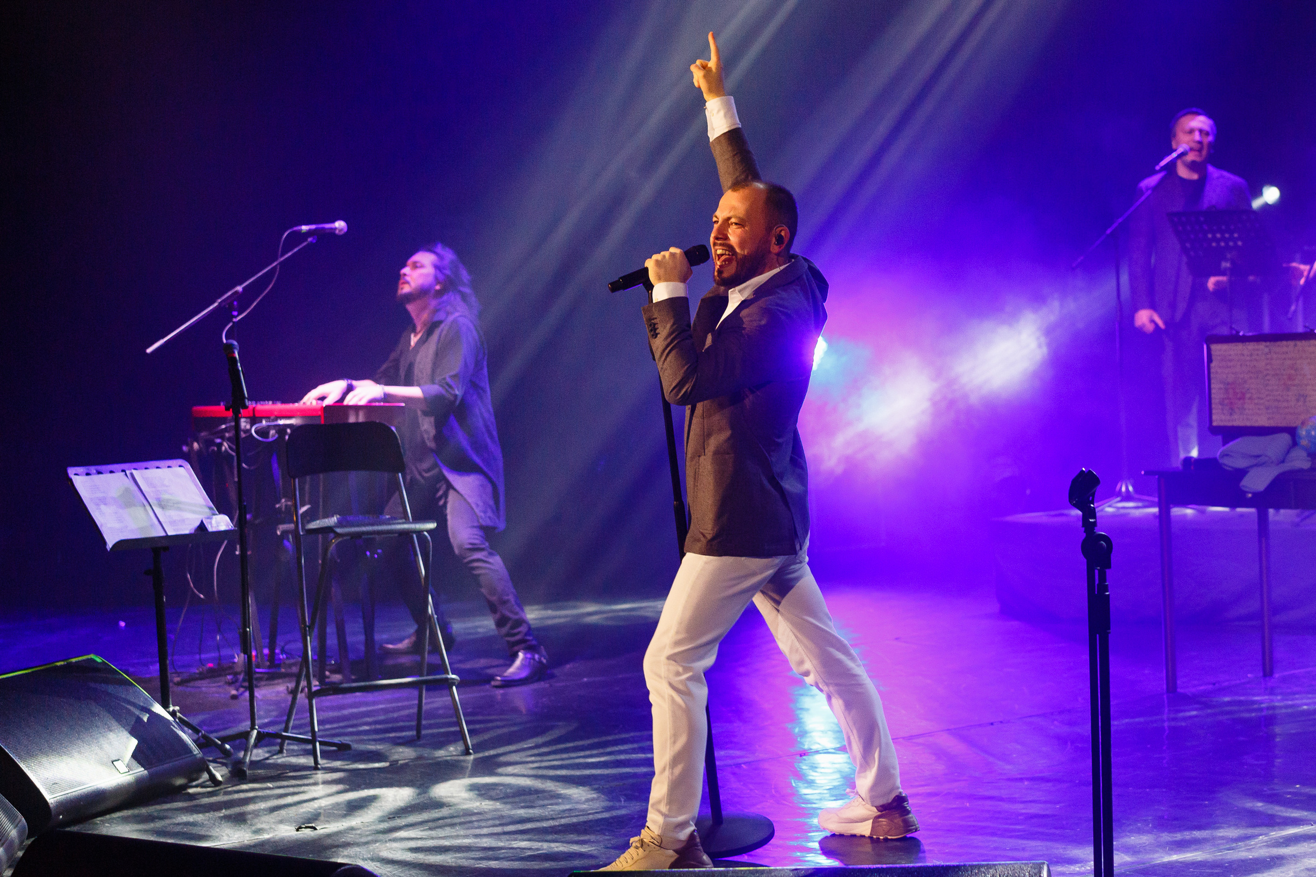 Профессиональный репортажный фотограф на концерт в Санкт-Петербурге и области.