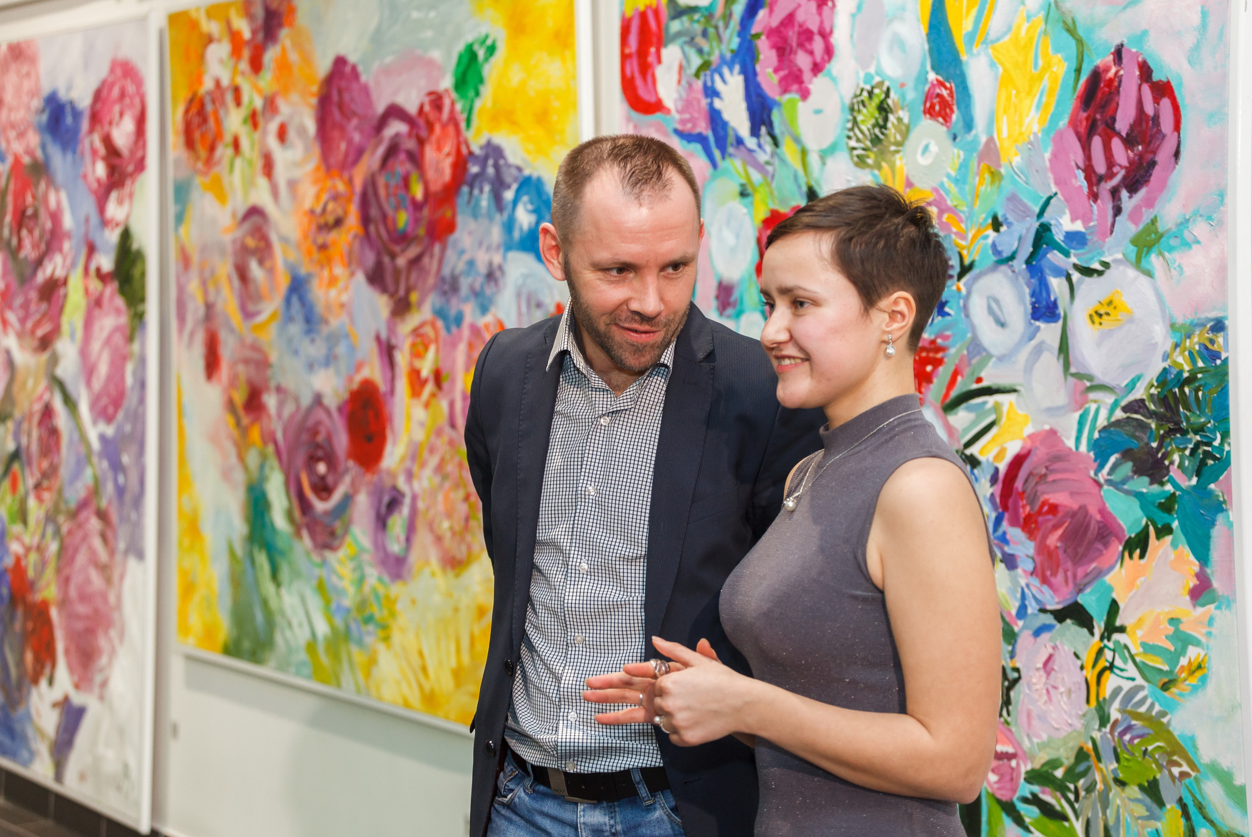 Профессиональный репортажный фотограф на выставки, презентации и другие светские мероприятия, в Санкт-Петербурге.