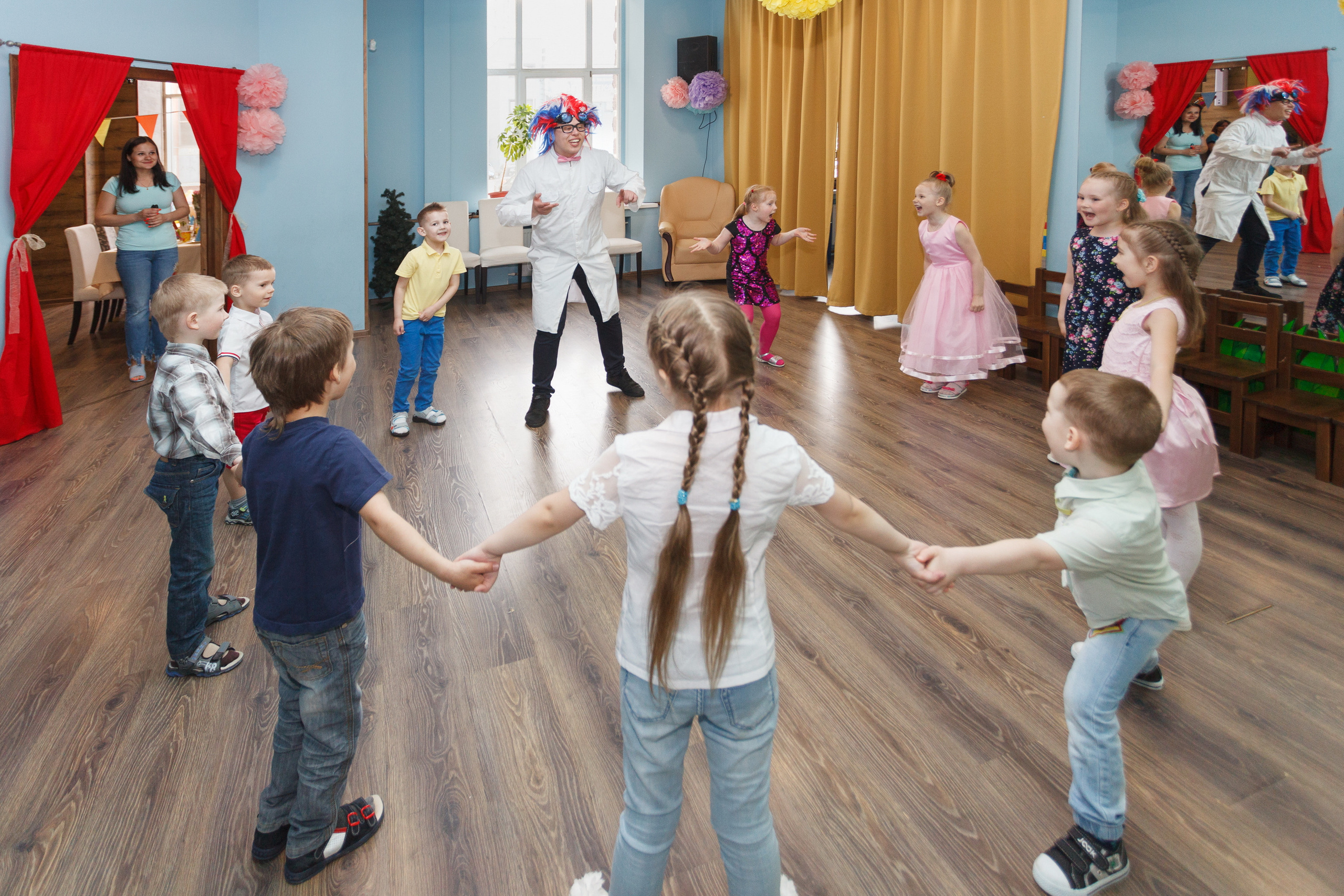 Профессиональный фотограф на праздник, вечеринку, корпоратив. Репортажная фотосъёмка частных мероприятий, детских праздников, вечеринок и мастерклассов в Санкт-Петербурге.