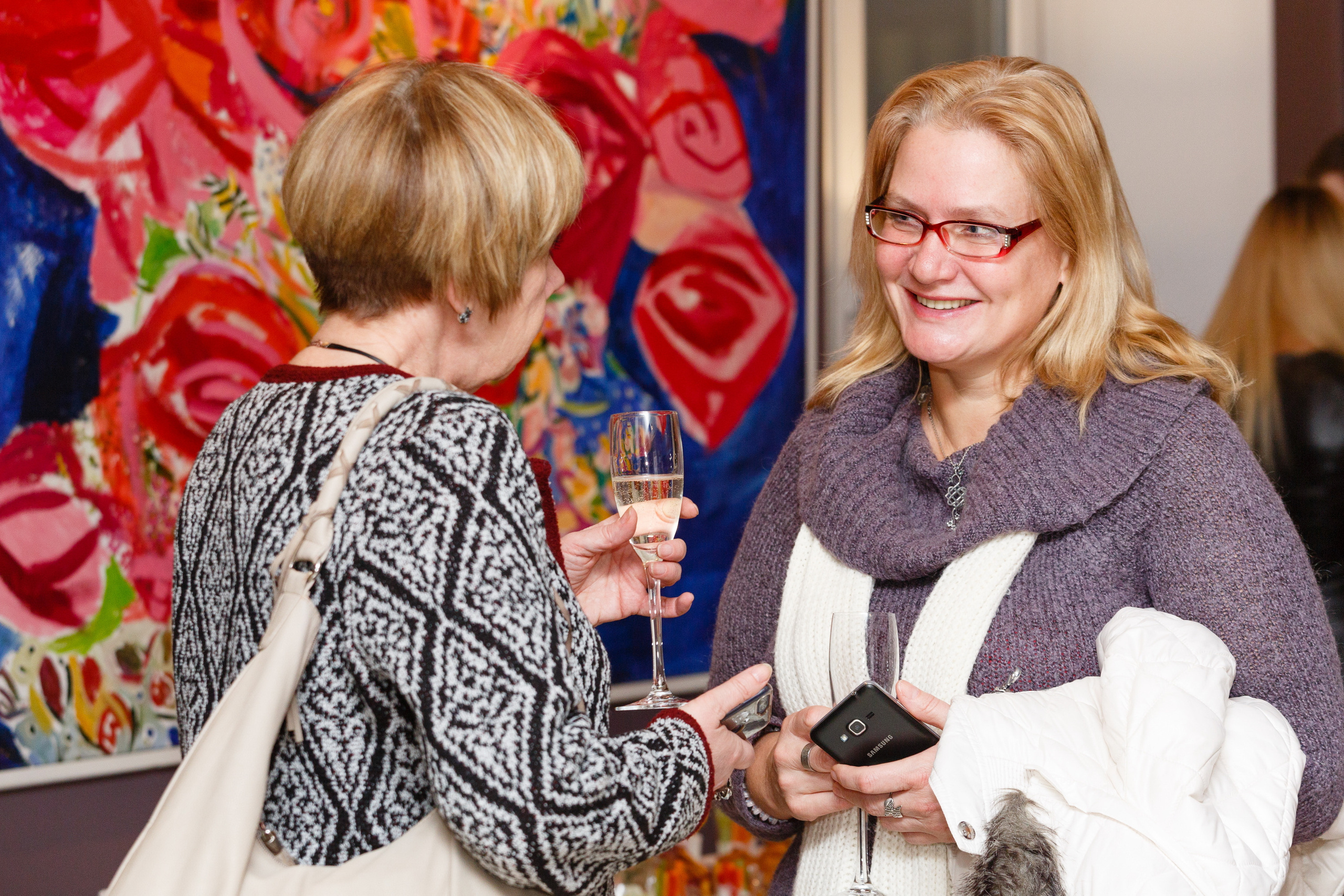 Профессиональный репортажный фотограф на выставки, презентации и другие светские мероприятия, в Санкт-Петербурге.