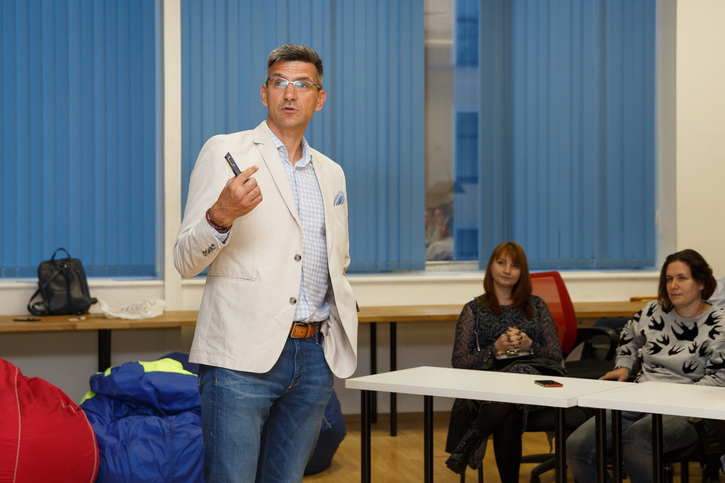 Профессиональный фотограф на форум, конференцию и другие мероприятия в Санкт-Петербурге. Репортажная фотосъёмка массовых мероприятий для компаний, частных лиц, выставочных и лекционных пространств, event-агентств.