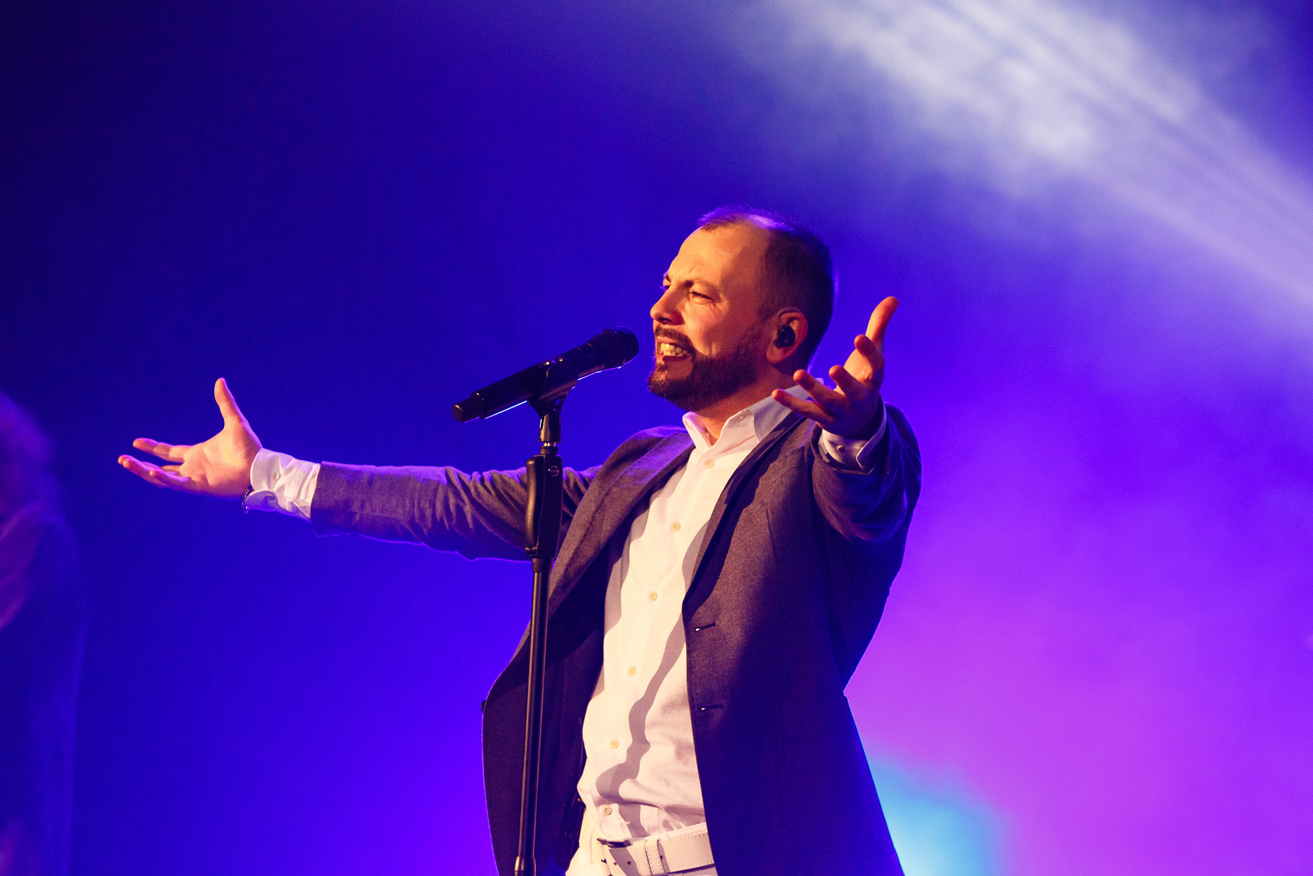 Профессиональный репортажный фотограф на концерт в Санкт-Петербурге и области.