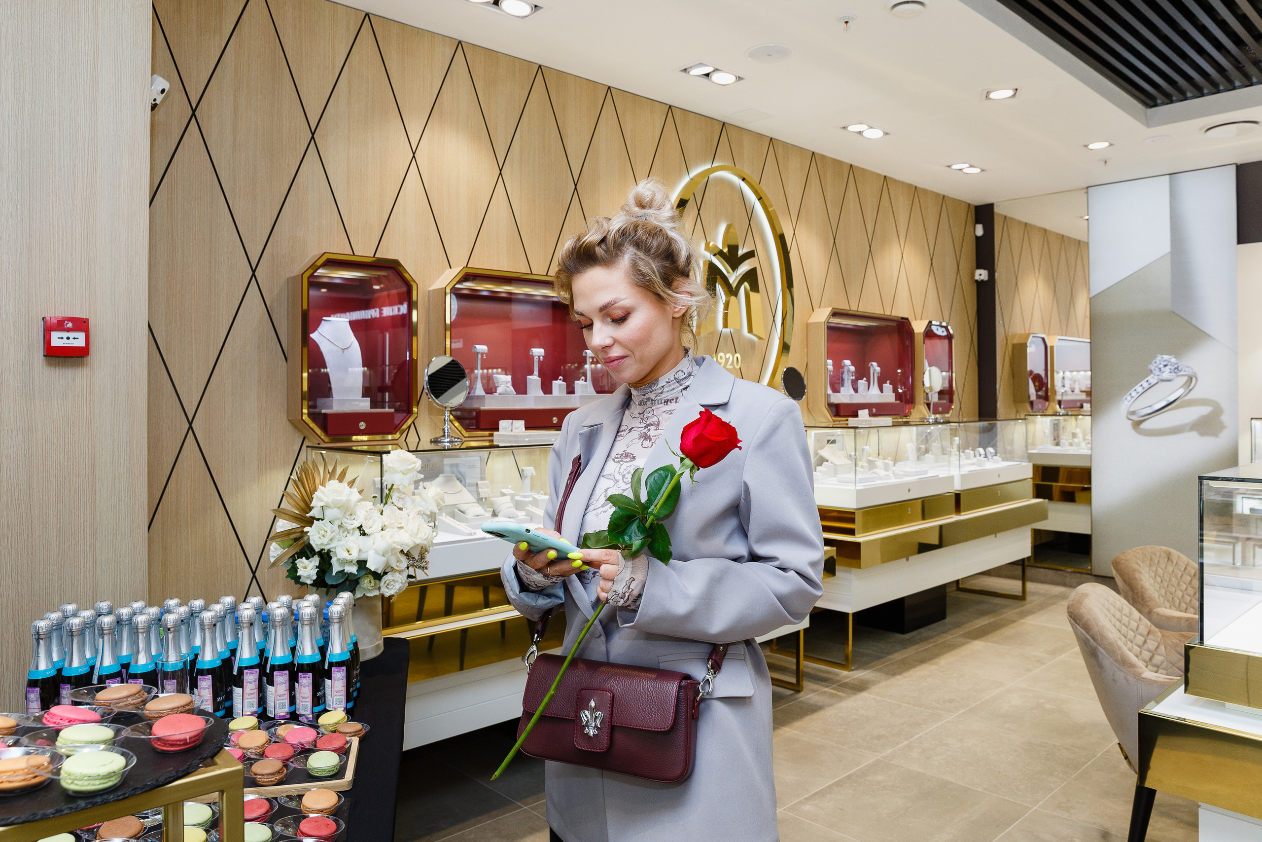 Профессиональный репортажный фотограф на выставки, презентации и другие светские мероприятия, в Санкт-Петербурге. Репортажный фотограф в Санкт-Петербурге. Профессиональная фотосъёмка мероприятий. Фотограф на презентацию и промоакцию. Фотограф на мастер-класс. Корпоративный фотограф. Профессиональный фотограф на выставку. Репортажная съёмка, качественно. Светский репортаж. Индустрия красоты.