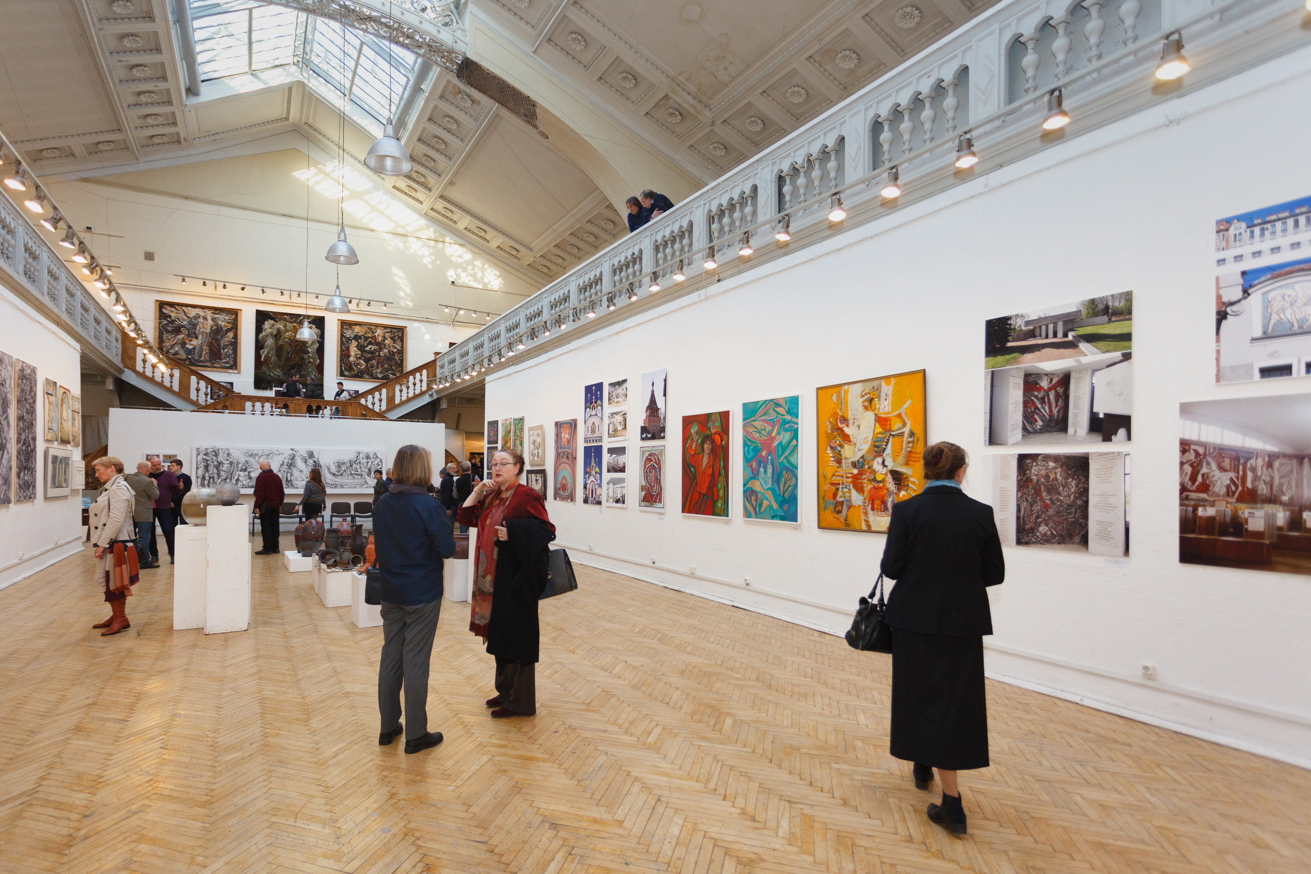 Профессиональный репортажный фотограф на выставки, презентации и другие светские мероприятия, в Санкт-Петербурге.