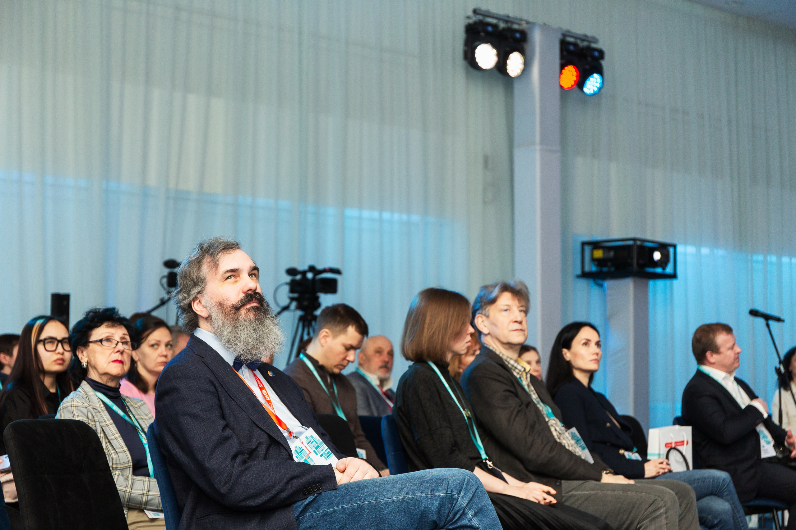 Профессиональный фотограф на форум, конференцию и другие мероприятия в Санкт-Петербурге. Репортажная фотосъёмка массовых мероприятий для компаний, частных лиц, выставочных и лекционных пространств, event-агентств.