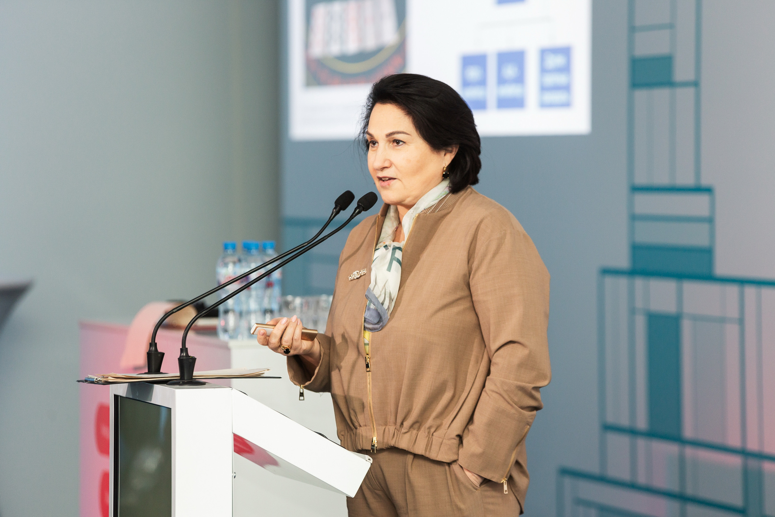 Профессиональный фотограф на форум, конференцию и другие мероприятия в Санкт-Петербурге. Репортажная фотосъёмка массовых мероприятий для компаний, частных лиц, выставочных и лекционных пространств, event-агентств.