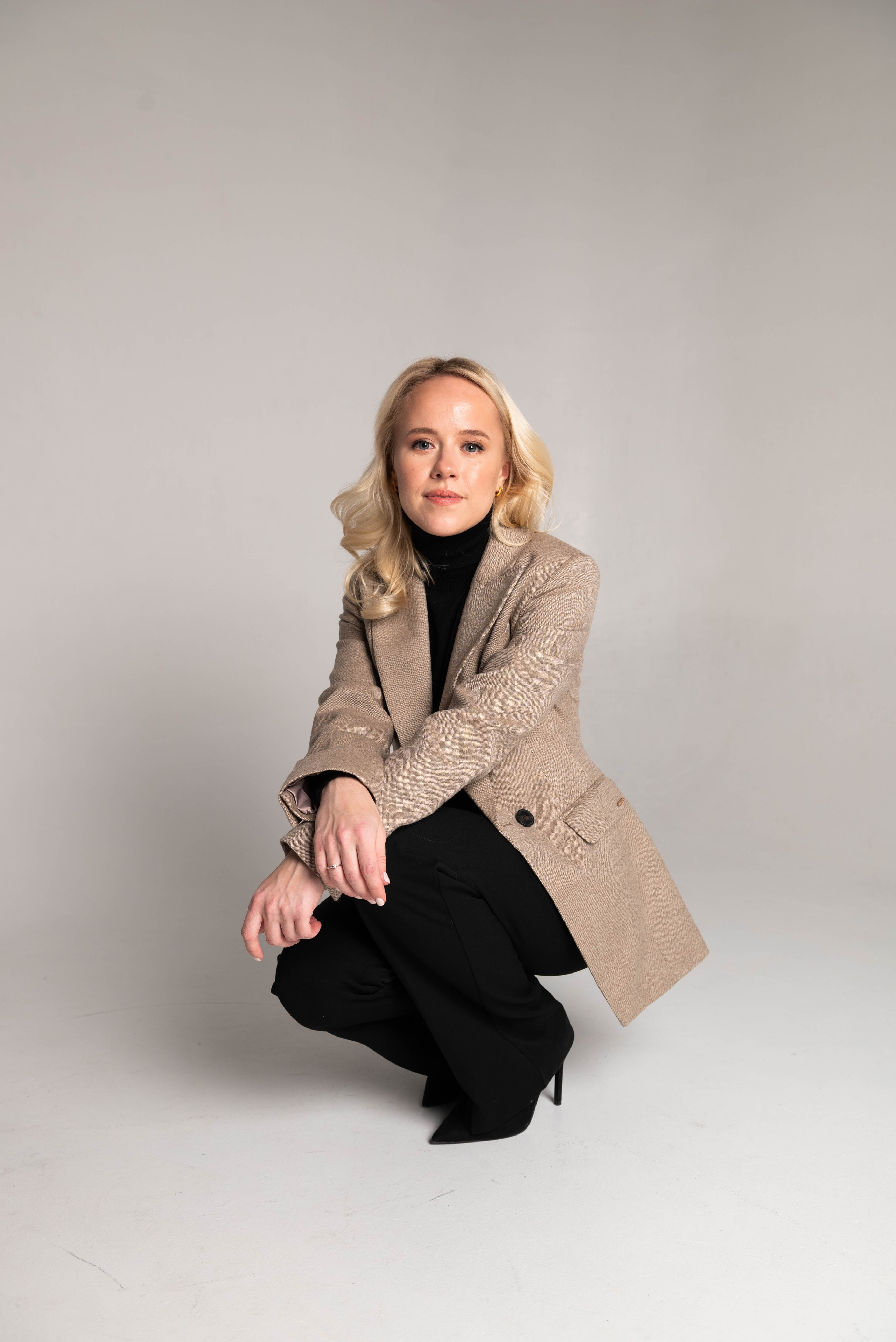 Полина Возиян (съемка для блога юриста @ation.law). Фотограф Москва Настя Профотовна. Репортажные, свадебные и контент фотосессии