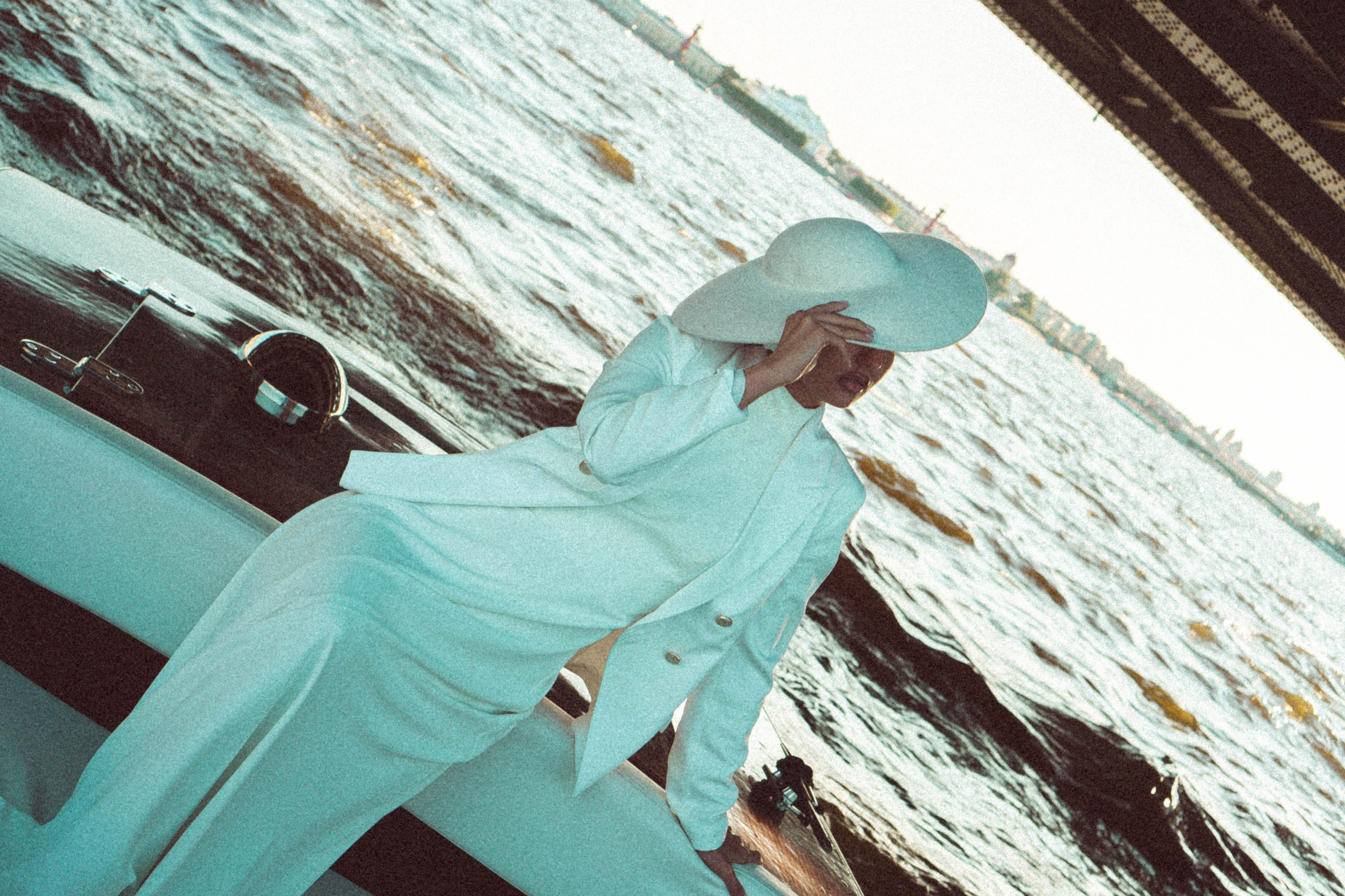 СВАДЕНБНАЯ СЬЕМКА НА КАТЕРЕ ПО КАНАЛАМ САНКТ-ПЕТЕРБУРГА И В АКВАТОРИИ НЕВЫ. Профессиональный фотограф, Санкт-Петербург — Виктория Богомолова