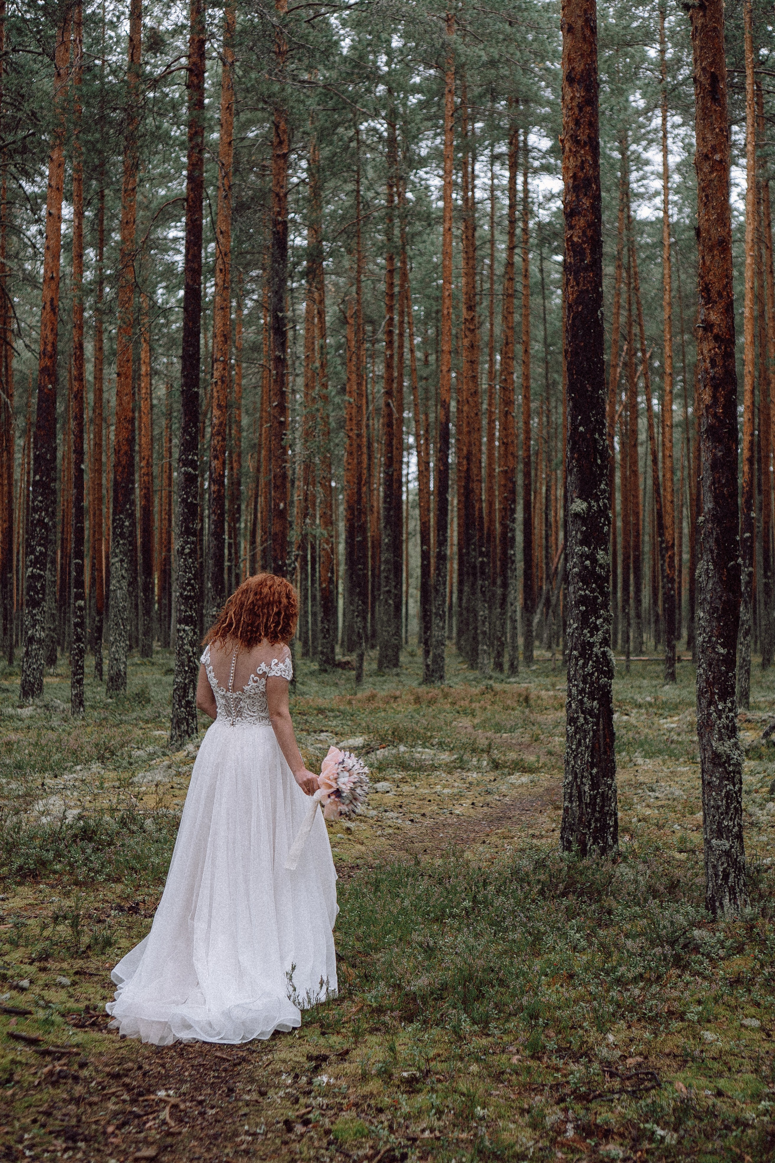 СВАДЕБНАЯ ФОТОСЕССИИЯ ПАРЫ В ГОРОДЕ ПРИОЗЕРСК В СОСНОВОМ ЛЕСУ И С ПИКАПОМ. Профессиональный фотограф, Санкт-Петербург — Виктория Богомолова