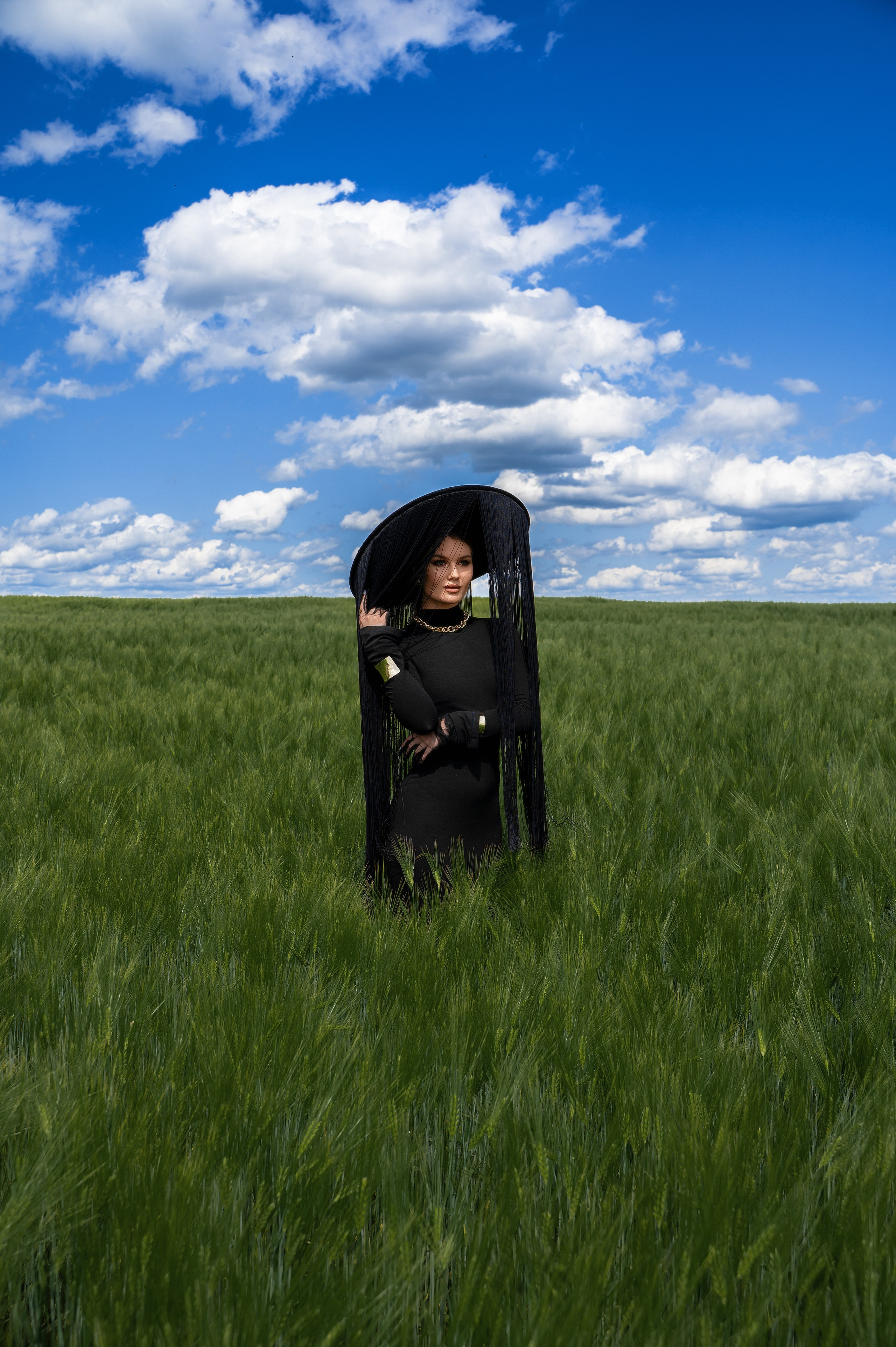 фотограф беларусь, индивидуальная фотосессия, съемка со стилизацией образа, фотограф Минск, женская фтосессия, портрет, съемка в поле, стильная съемка, фотосессия с готовым образом, как найти фотографа, фотограф Ольга Шаповалова. фотограф Беларусь, женская фотосессия, прогулочная съемка, стрит фотосессия, съемка с готовым образом 