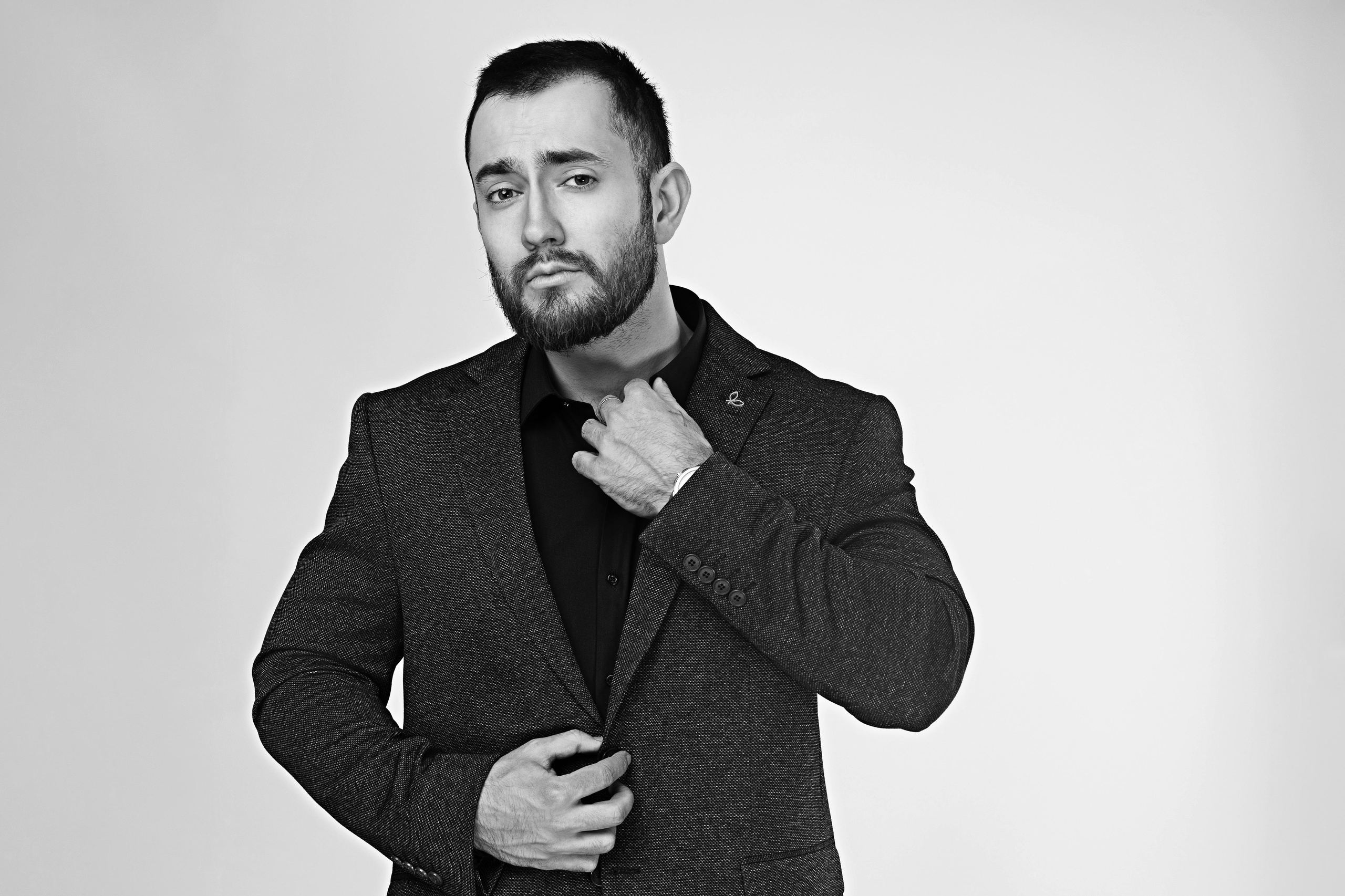 Мужской бизнес портрет. Индивидуальная фотосессия. Деловая фотосессия в студии Екатеринбург, Москва