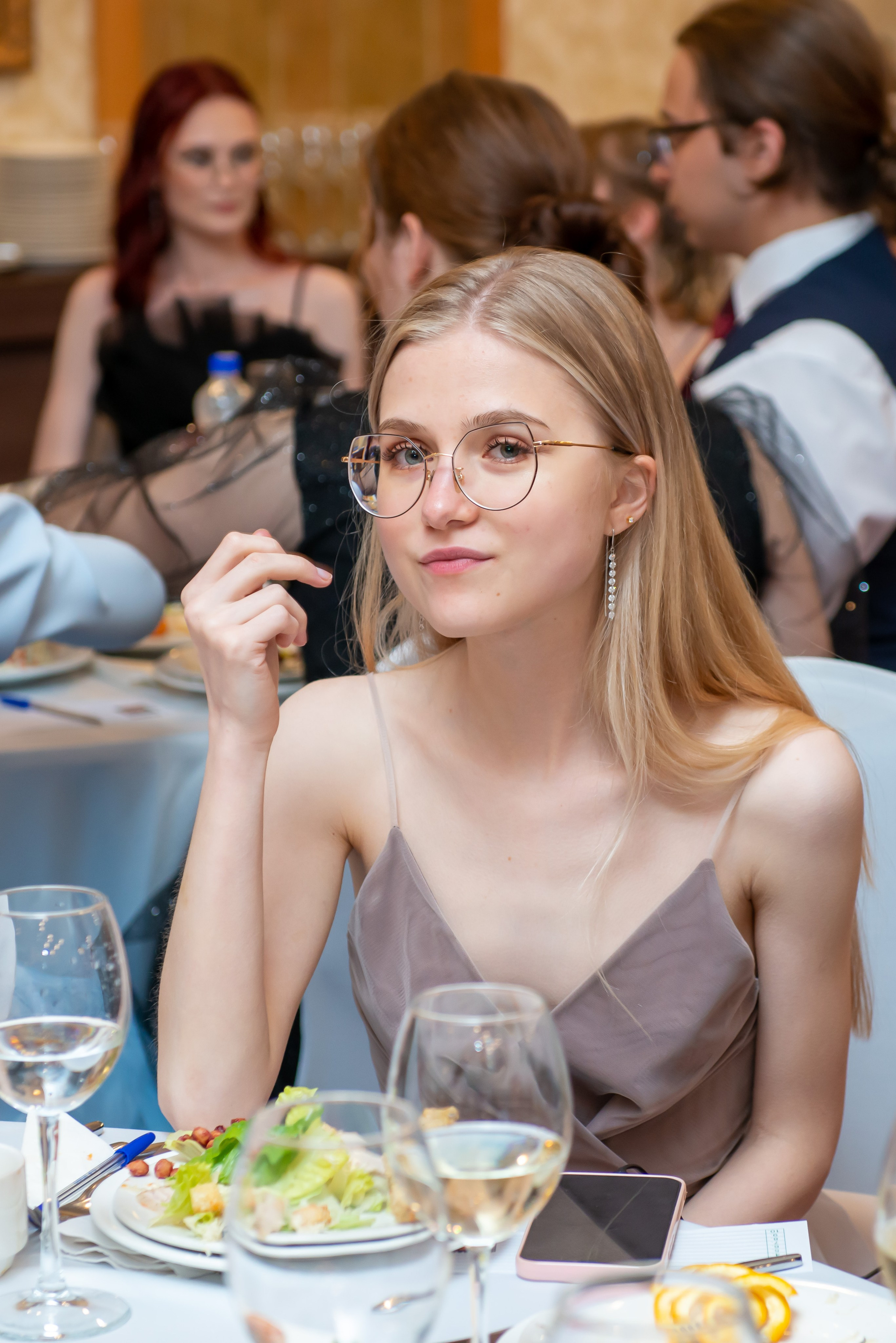 Выпускной вечер в гимназии № 37, ресторан La Ronde